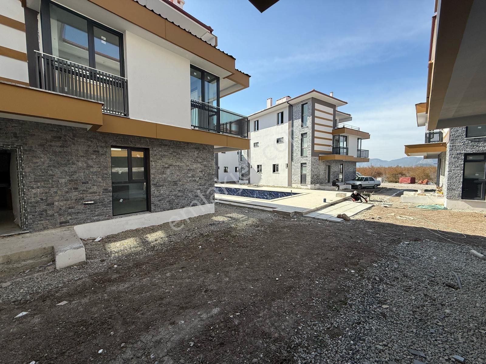 Ortaca Bahçelievler'de Havuzlu Sitede 4+1 İkiz Tripleks Villa - Görsel 4