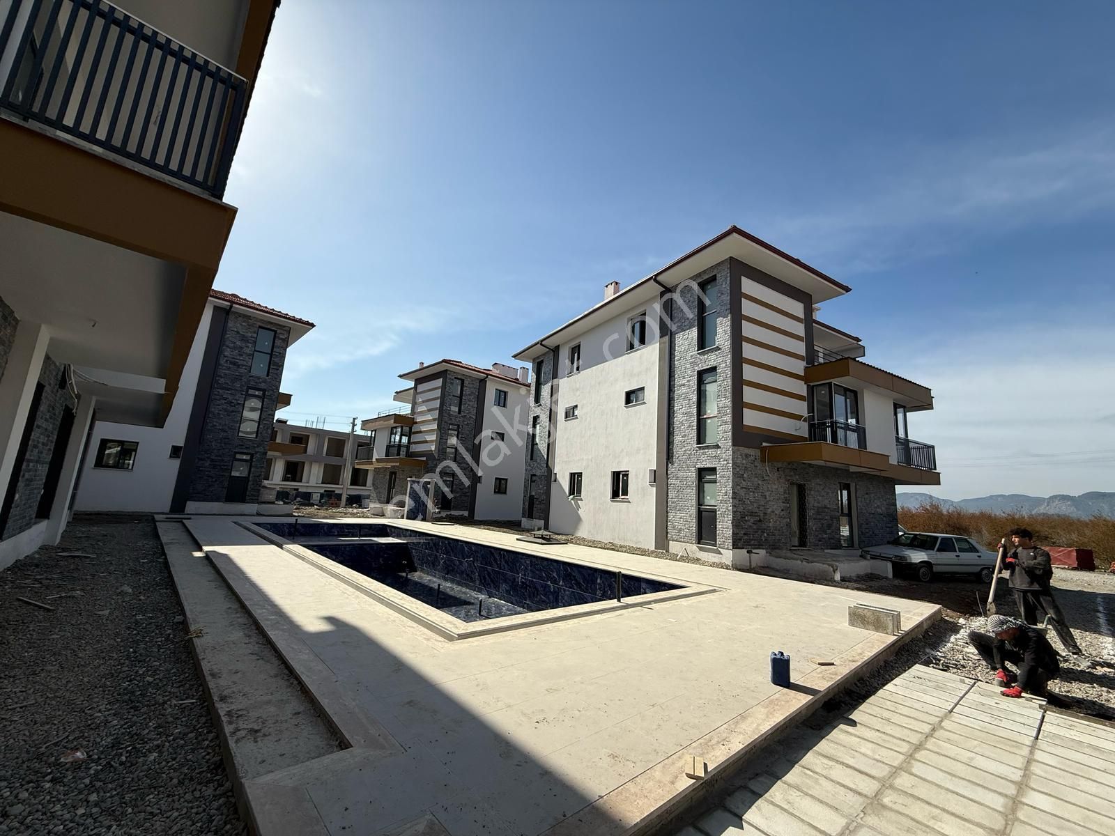 Ortaca Bahçelievler'de Havuzlu Sitede 4+1 İkiz Tripleks Villa - Görsel 2