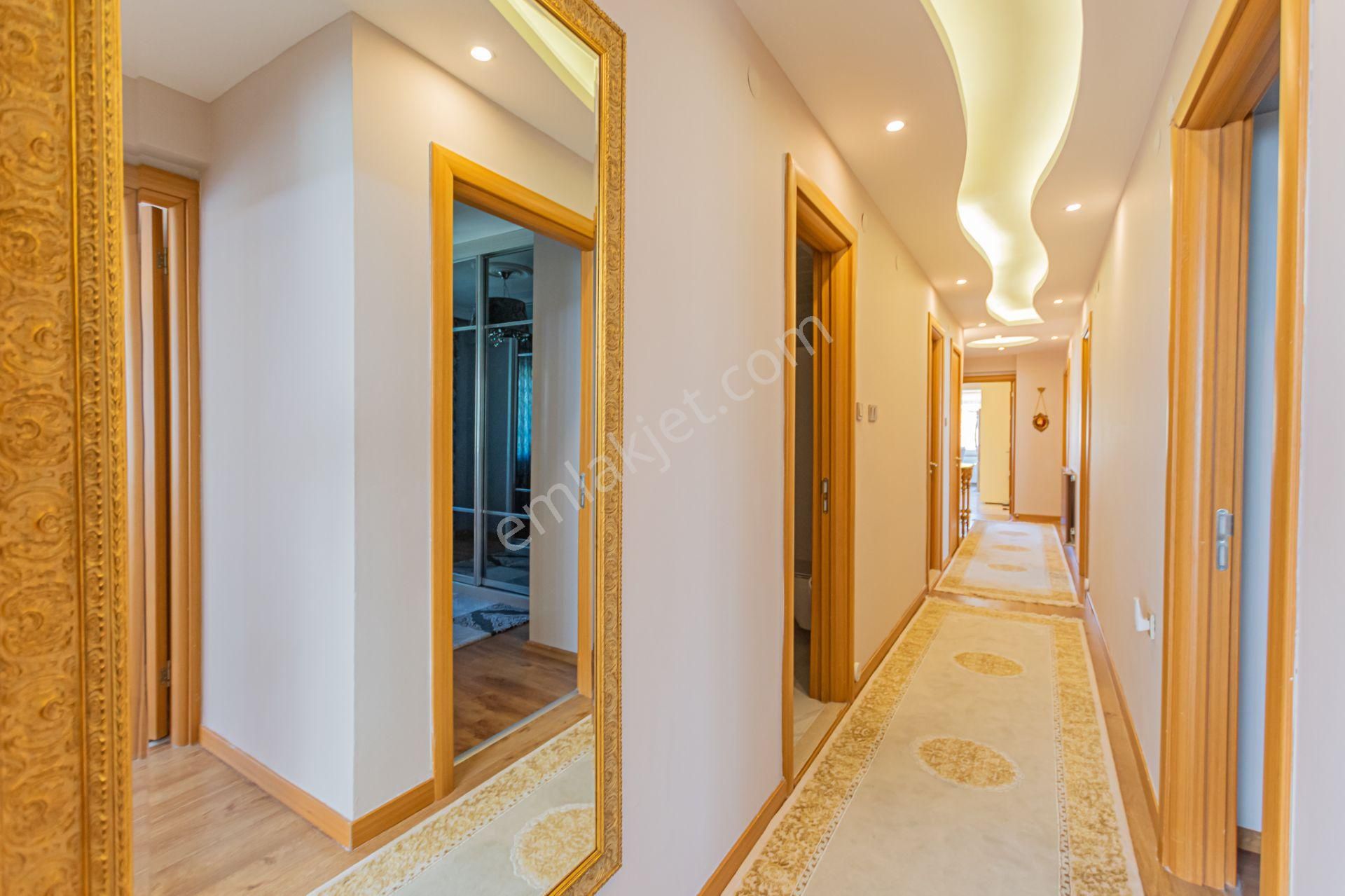 Emin'den Yeni Hükümet Konağı Yakını Üç Cepheli Ara Kat 4+1 Daire - Görsel 21