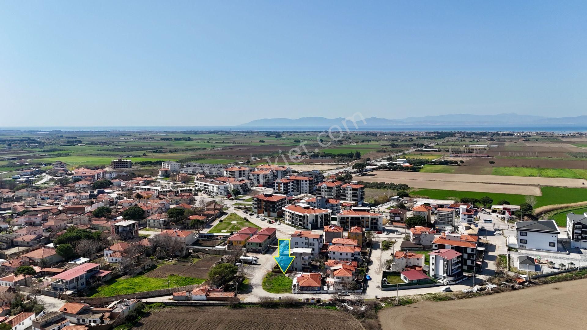 Ayvalık Altınova Satılık Konut İmarlı Altınova Merkezde Köşe Konumlu Satılık Arsa