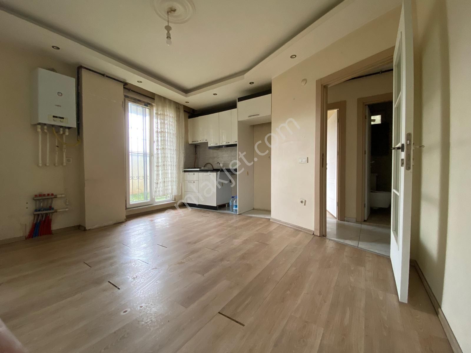 Beylikdüzü Kavaklı Kiralık Daire Kavaklı Merkez 2+1 Bahçe Katı Kiralık Daire