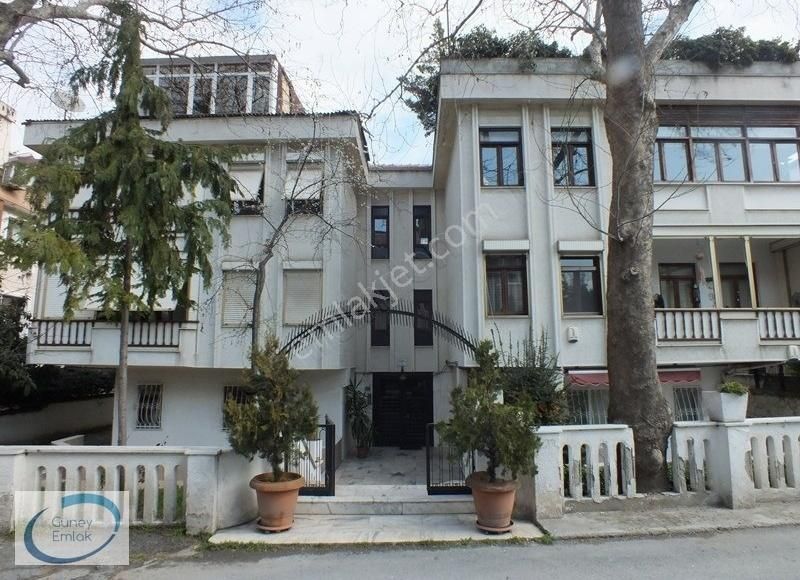 Bakırköy Şenlikköy Kiralık Daire Adakale Bölgesinde 2+1 110 M2 Bahçe Katı Kiralık Daire