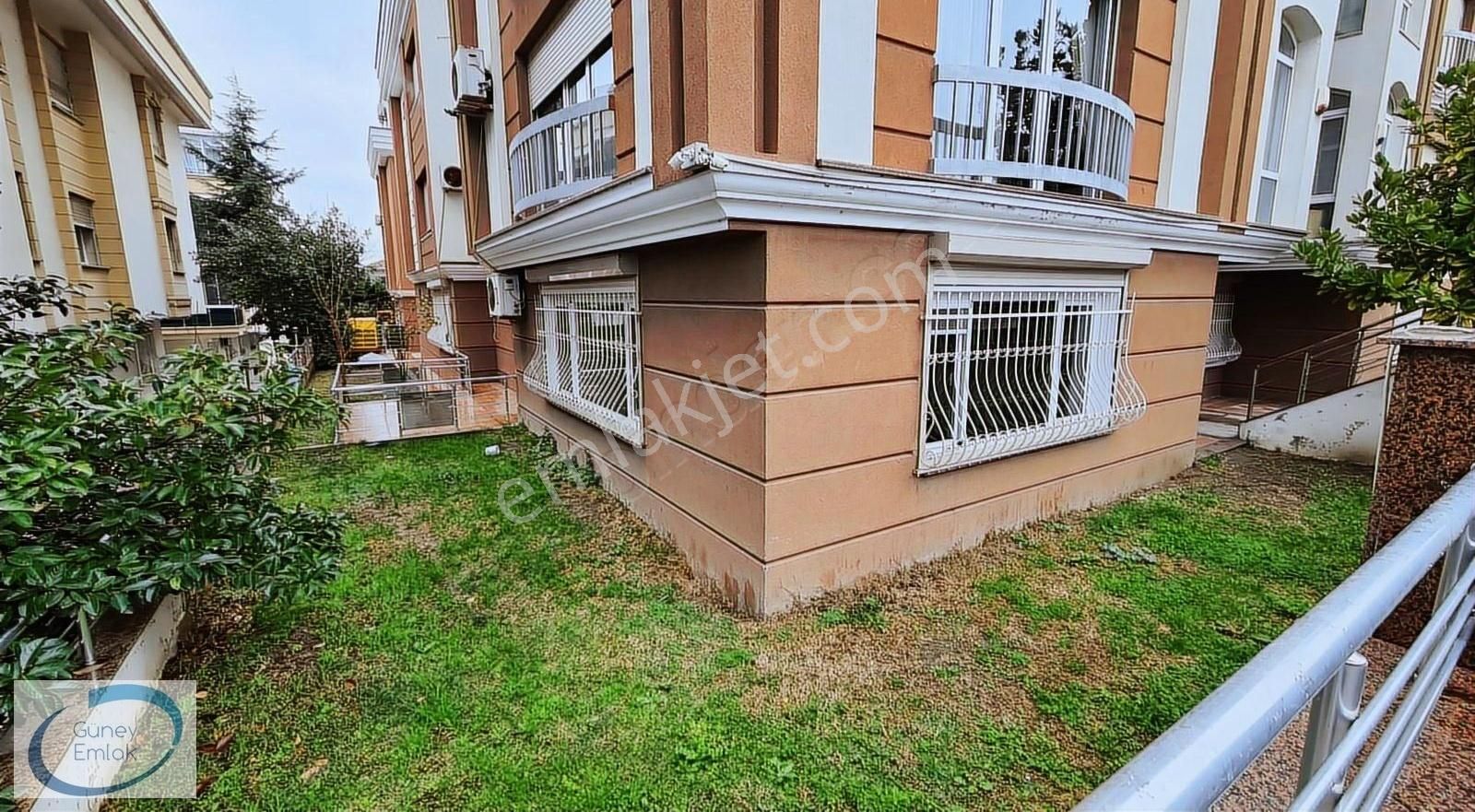 Bakırköy Şenlikköy Kiralık Daire Güney Emlak - Yeni Binada Şenlikköy'de Merkeze Yakın 4+1