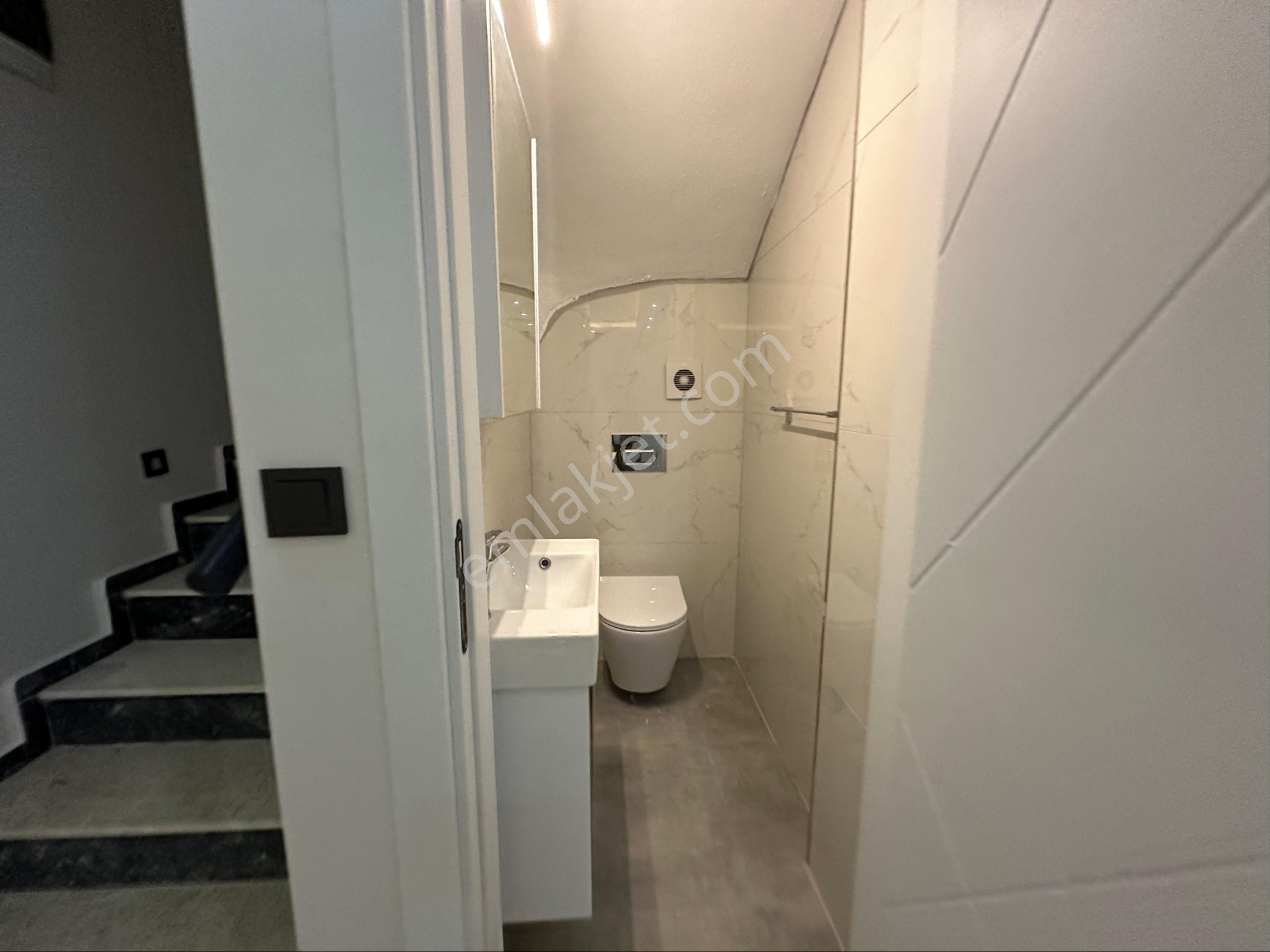 Dıdim’de 3+1 Müstakil Villa – Geniş Verandalı, Ön Cephe, Güneş Alan - Görsel 11