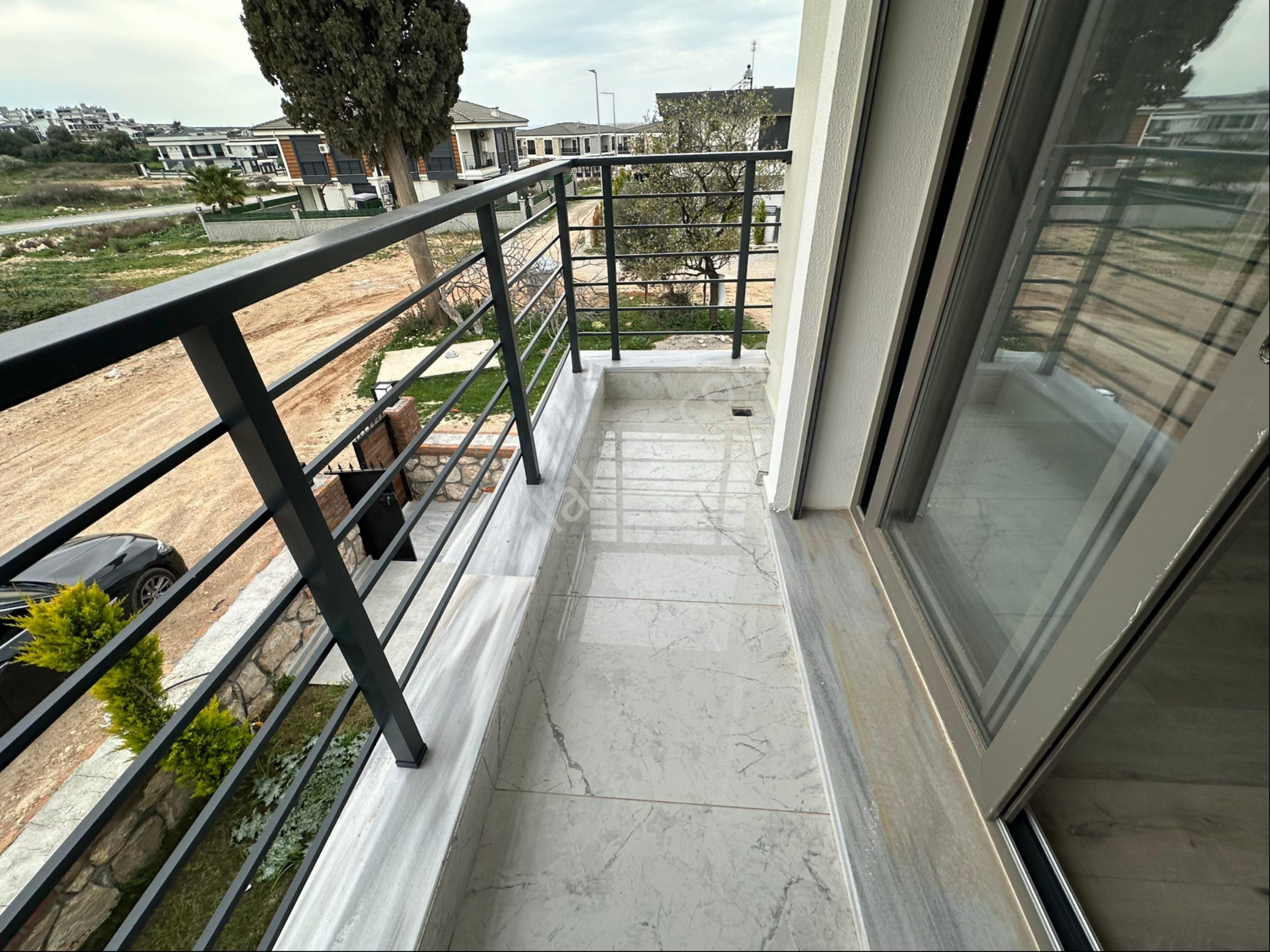 Dıdim’de 3+1 Müstakil Villa – Geniş Verandalı, Ön Cephe, Güneş Alan - Görsel 27