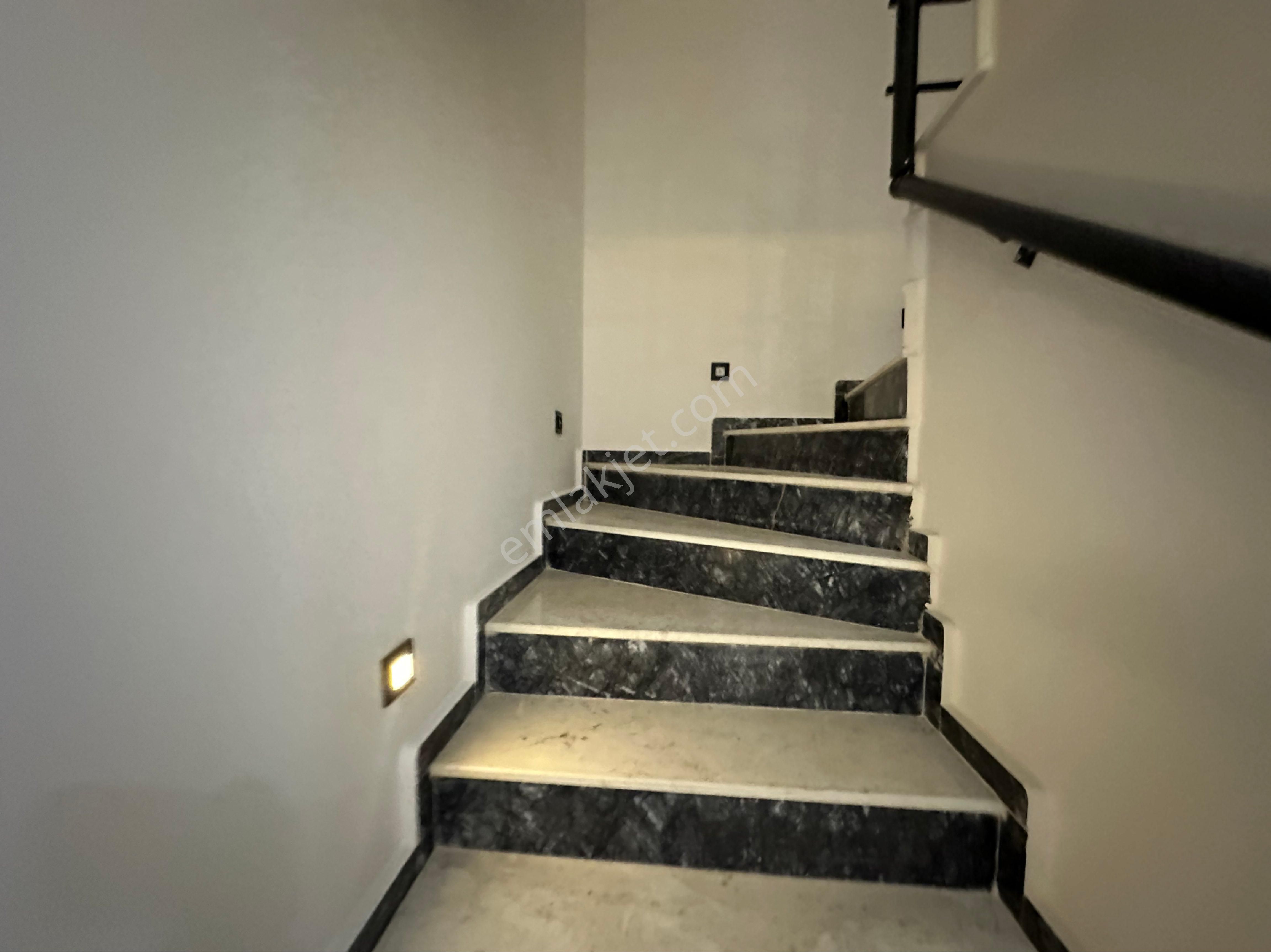 Dıdim’de 3+1 Müstakil Villa – Geniş Verandalı, Ön Cephe, Güneş Alan - Görsel 12