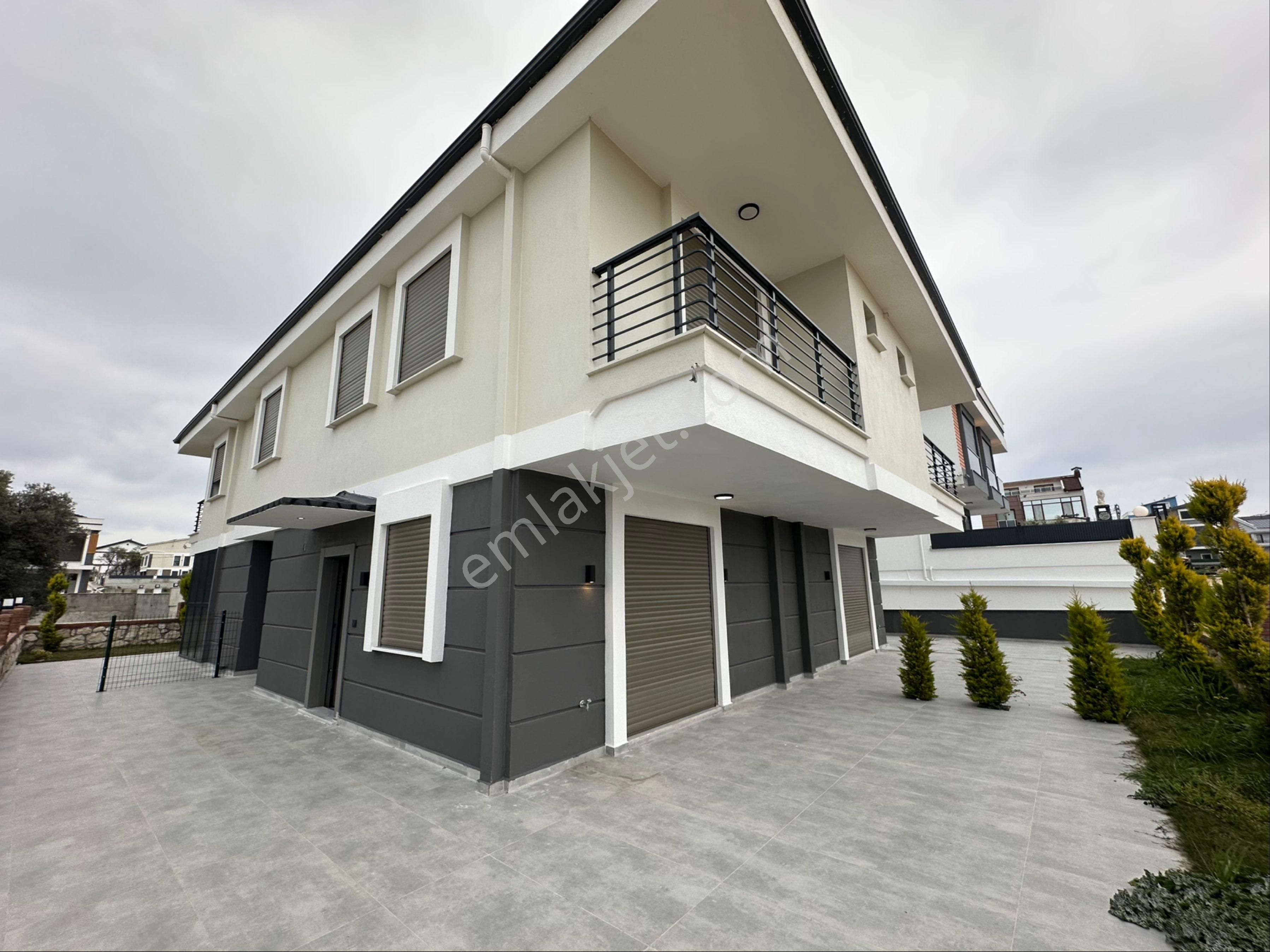 Didim Hisar Satılık Villa Dıdim’de 3+1 Müstakil Villa – Geniş Verandalı, Ön Cephe, Güneş Alan