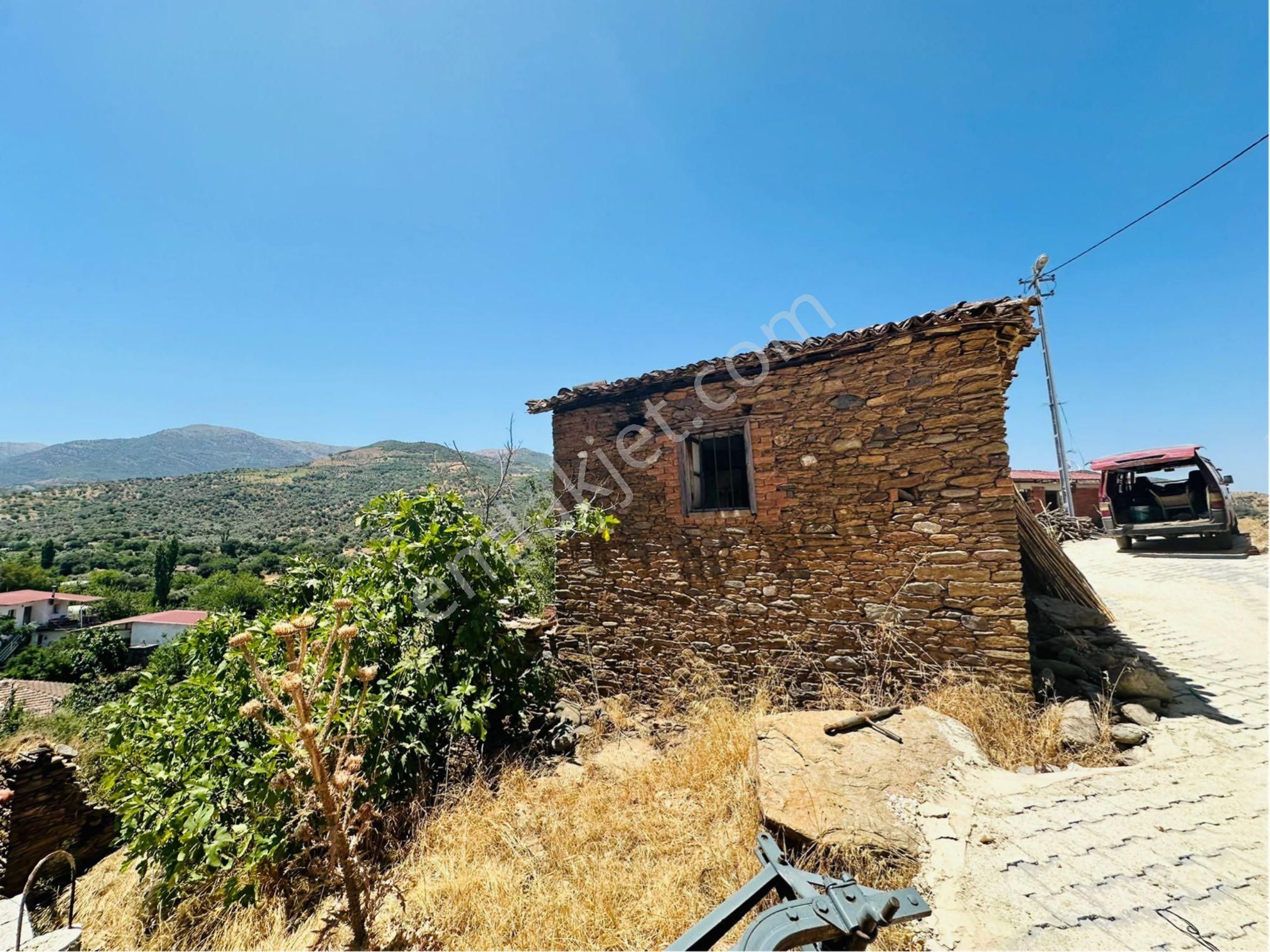 Tire Satılık Köy Evi 215 M2 Çobanköy De Abonelik Mevcut - Görsel 2