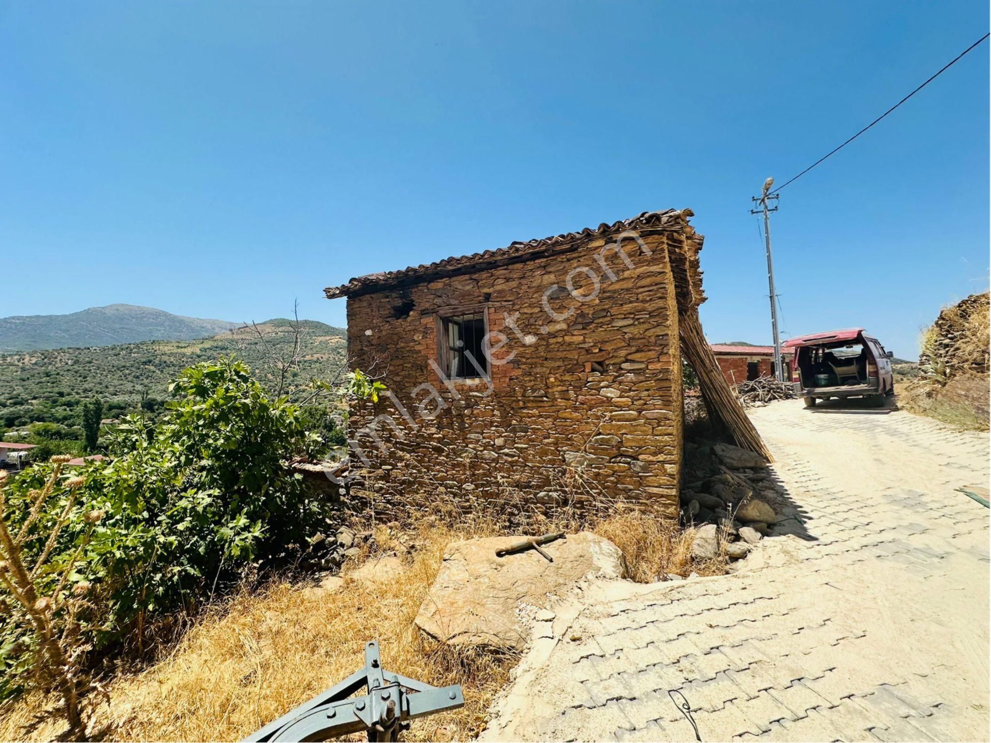 Tire Satılık Köy Evi 215 M2 Çobanköy De Abonelik Mevcut - Görsel 3