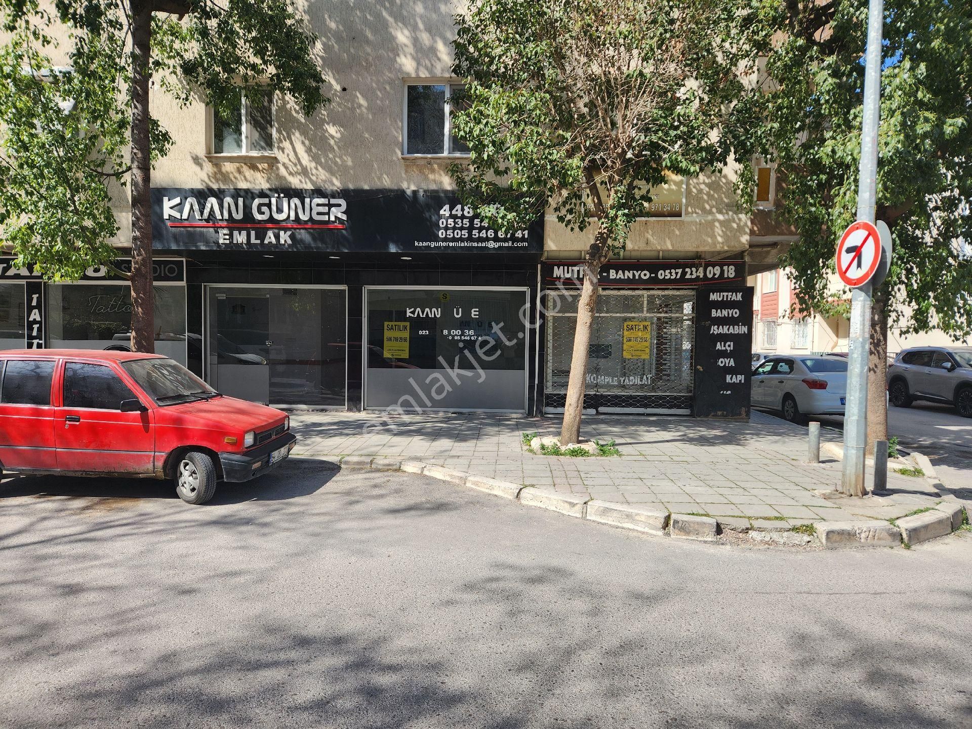 Buca Vali Rahmi Bey Satılık Dükkan & Mağaza Buca Menderes Caddesi Yakını Çift Cepheli Satılık Köşe Dükkan