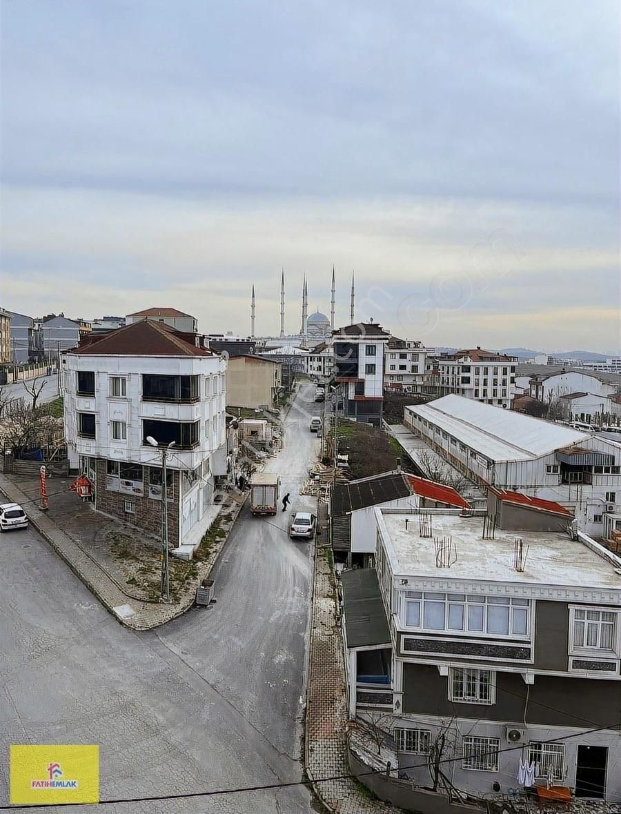 Arnavutköy Taşoluk Kiralık İşhanı Katı Değirmen Arkası Cadesinde Her Katı 550 M2 Kiralık İş Hanı