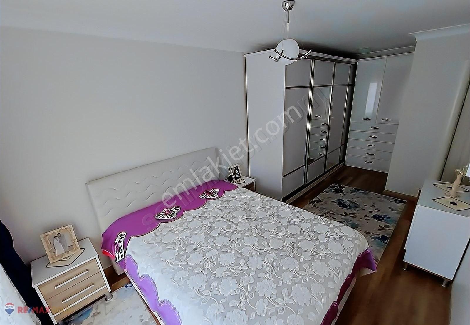 Tuzla Evliya Çelebi Satılık Daire Tuzla Port Life Sitesinde Havuz Cepheli 1. Kat Satılık 3+1 Daire