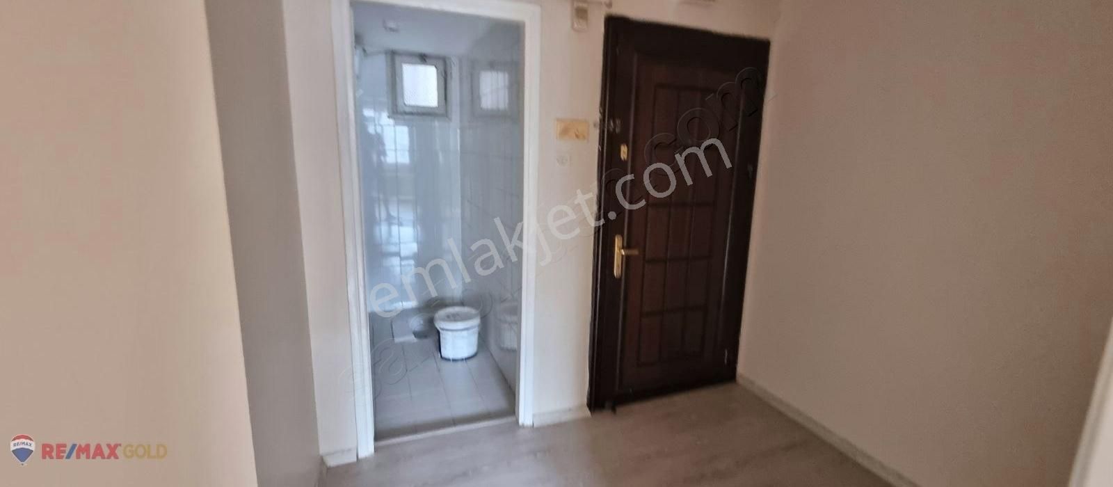 Pendik Yenişehir Kiralık Daire Yenişehir Petekçiler Sitesinde Kiralık Arakat 3+1 Boş Daire