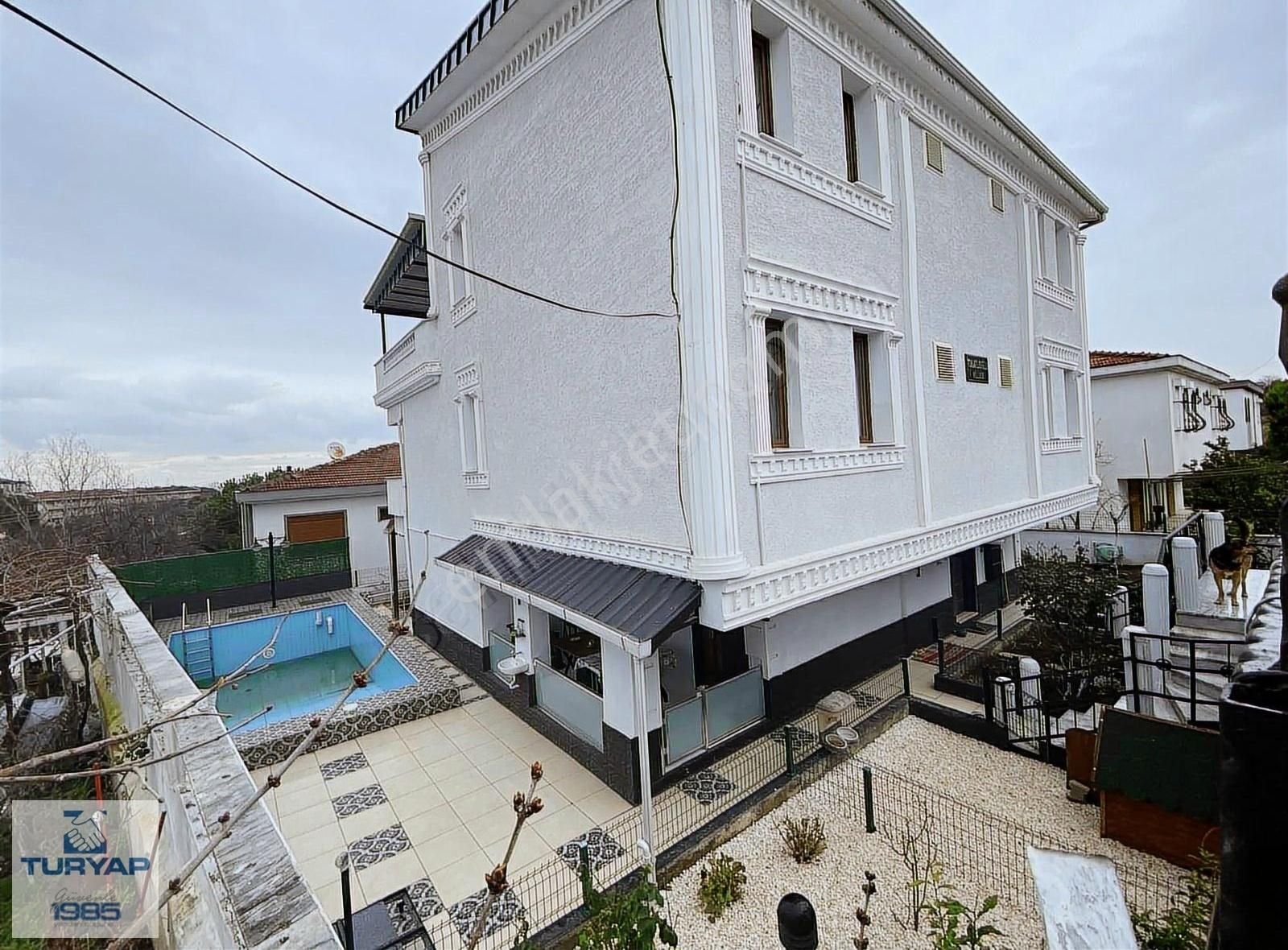 Çınarcık Koru Bld. (Cumhuriyet) Satılık Villa ''turyap''yavuz'dan Hamam,sauna Ve Havuzlu Müstakil 600 M2 Villa