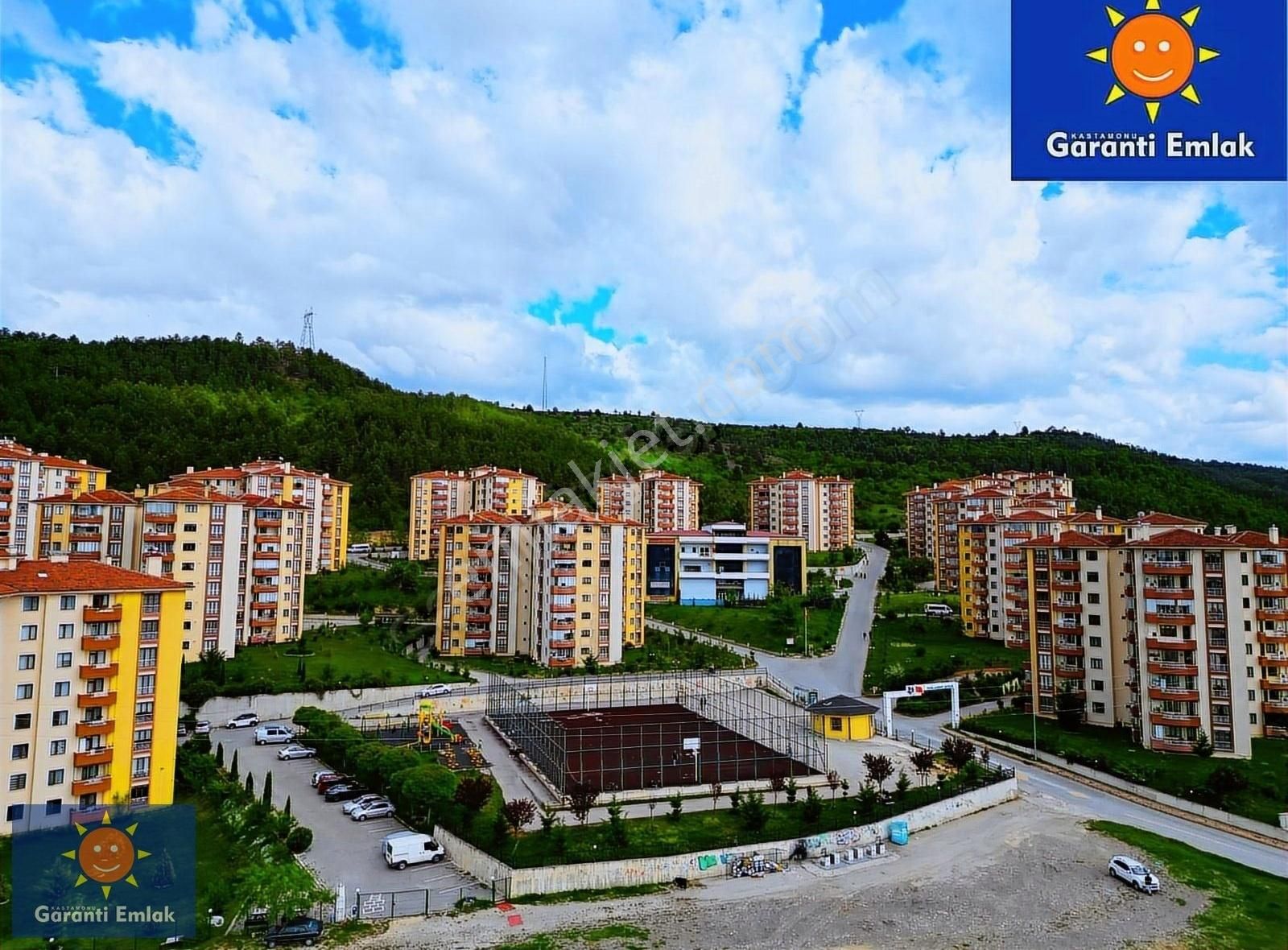 Kastamonu Merkez Budamış Satılık Daire Garanti Emlak'tan Emsalsiz Manzaralı, Sitenin En Güzel Dairesi.