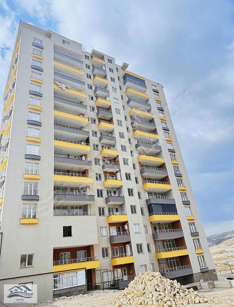 Artuklu 13 Mart Kiralık Daire Akyol Emlaktan Kiralık 2+1