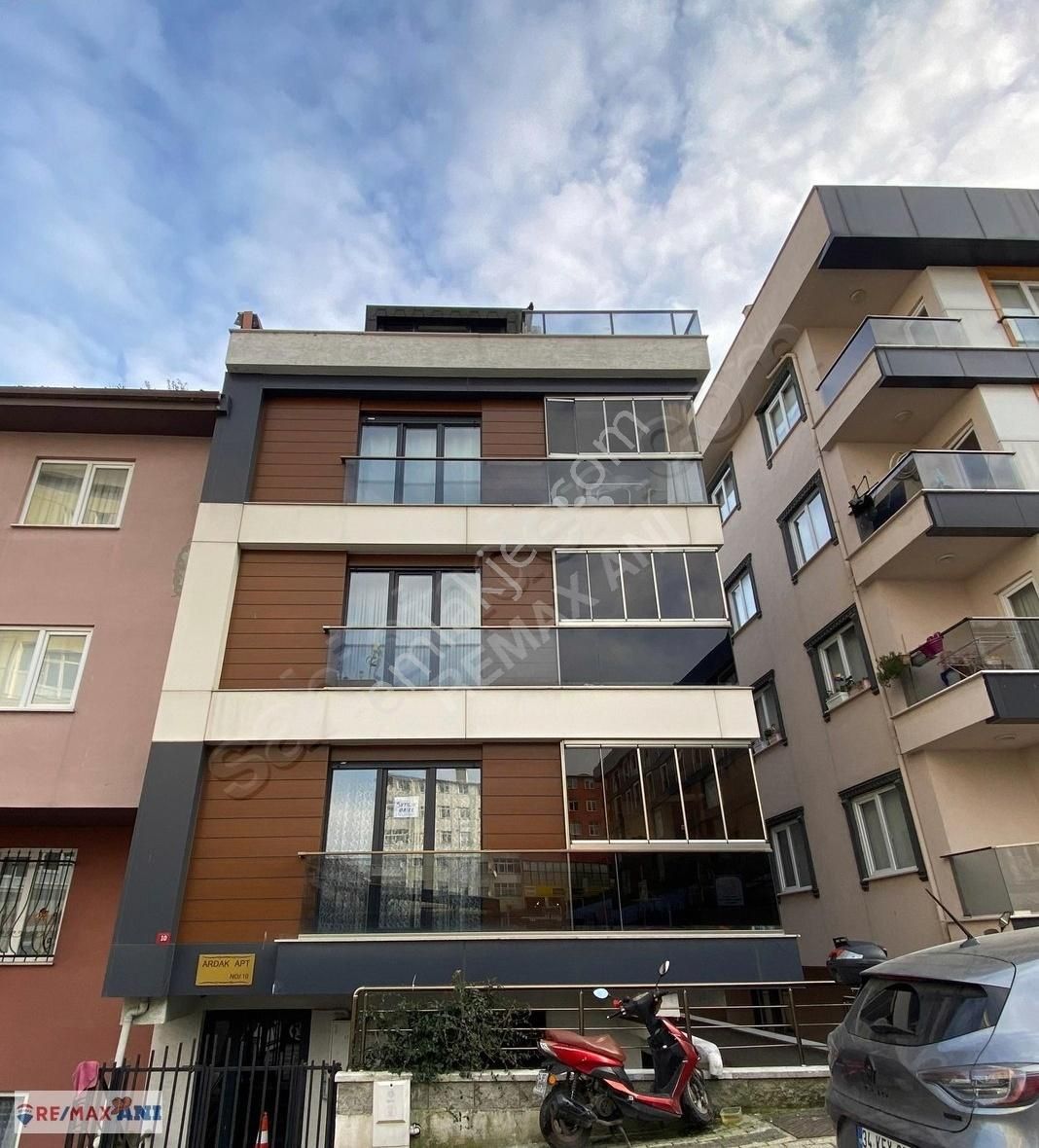 Üsküdar Ferah Satılık Daire Remax Anı 'dan Üsküdar Ferah Mahallesi 'nde 3+1 Satılık Daire