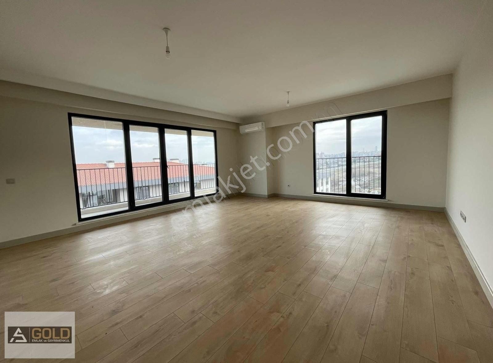 Başakşehir Bahçeşehir 2. Kısım Kiralık Daire Bahçekent Vadi Evleri 1. Etap Az Katlı Sitede 180m2 Bakonlu