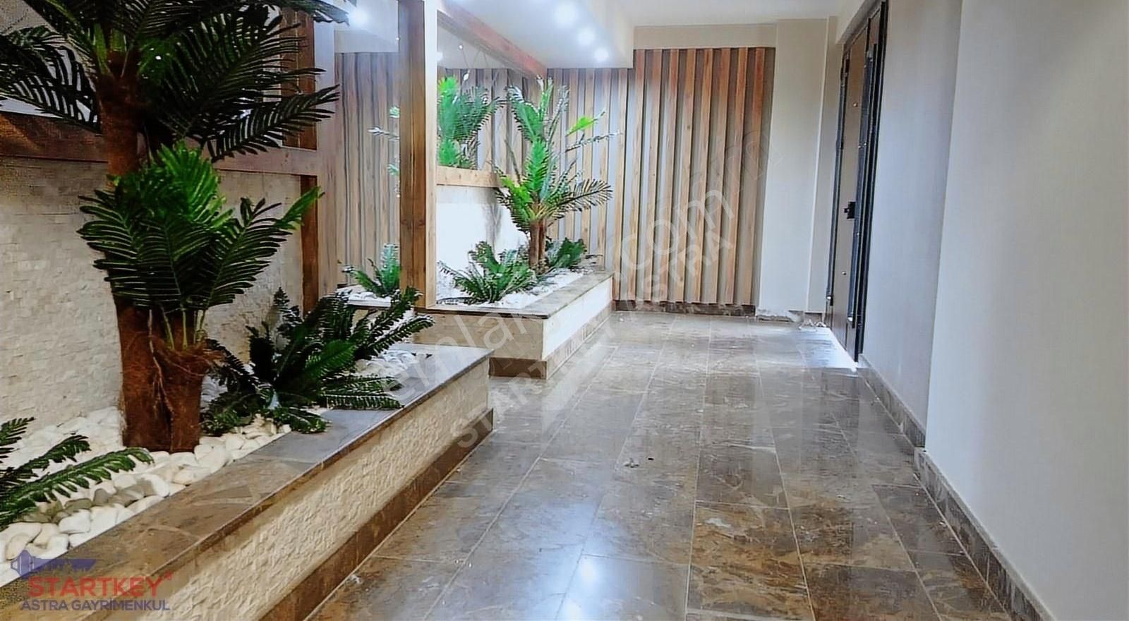 Çigli Havuzlu Site İçerisinde 3+1 Satılık Daire