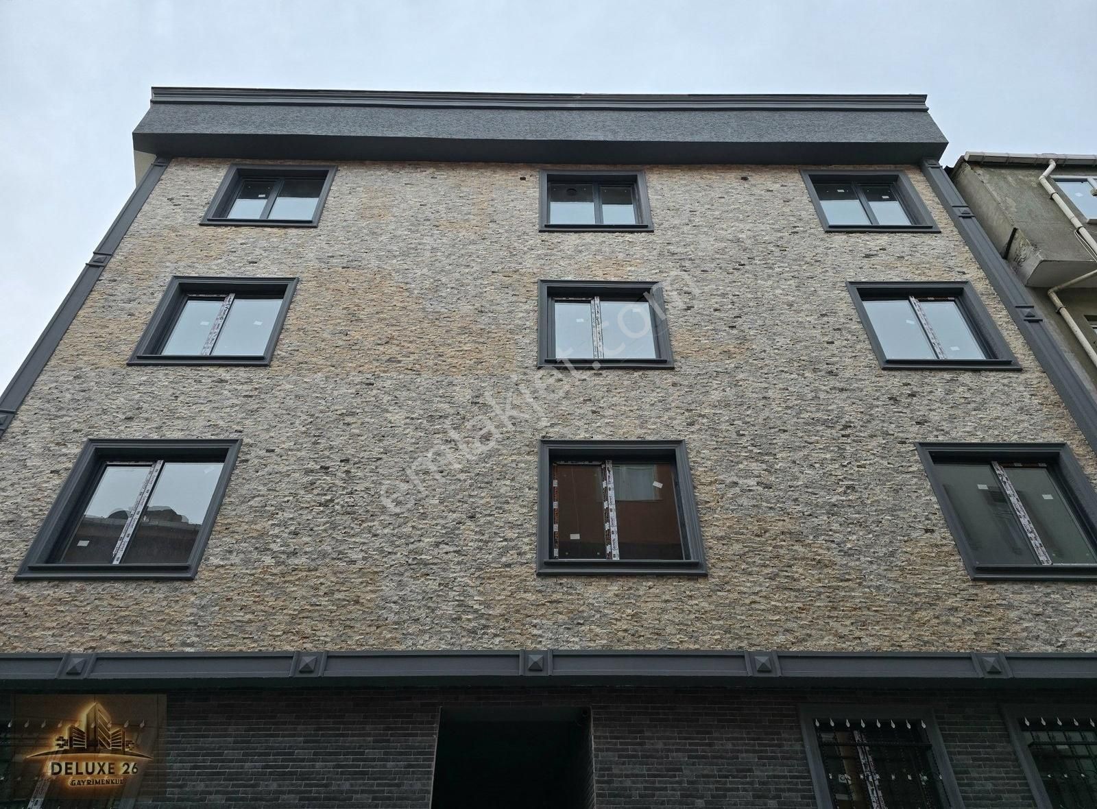 Üsküdar Mimar Sinan Satılık Daire Deluxe 26 ' Dan Sıfır Binada Merkezde Balkonlu 2+1 70 M2 Daire