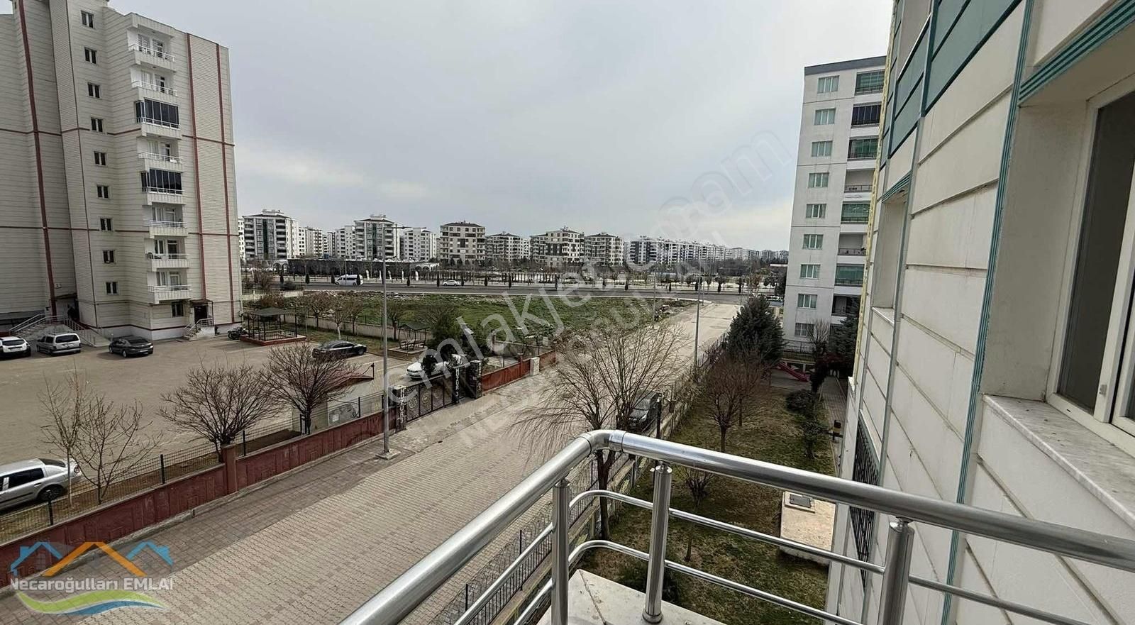 Bağlar Bağcılar Satılık Daire Necaroğullarından Millet Park Karşısı Fırsat 3+1 Daire