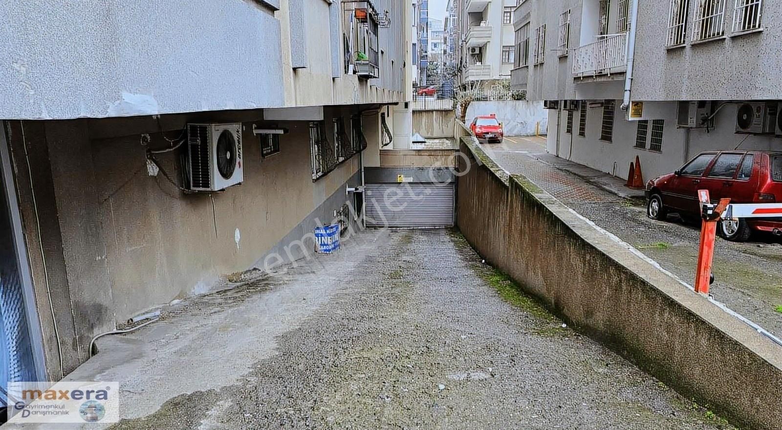 Bakırköy Zuhuratbaba Satılık Dükkan & Mağaza Bakırköy Eski Belediye Caddesin De 70m2 Girişi 50m2 Alt Kat