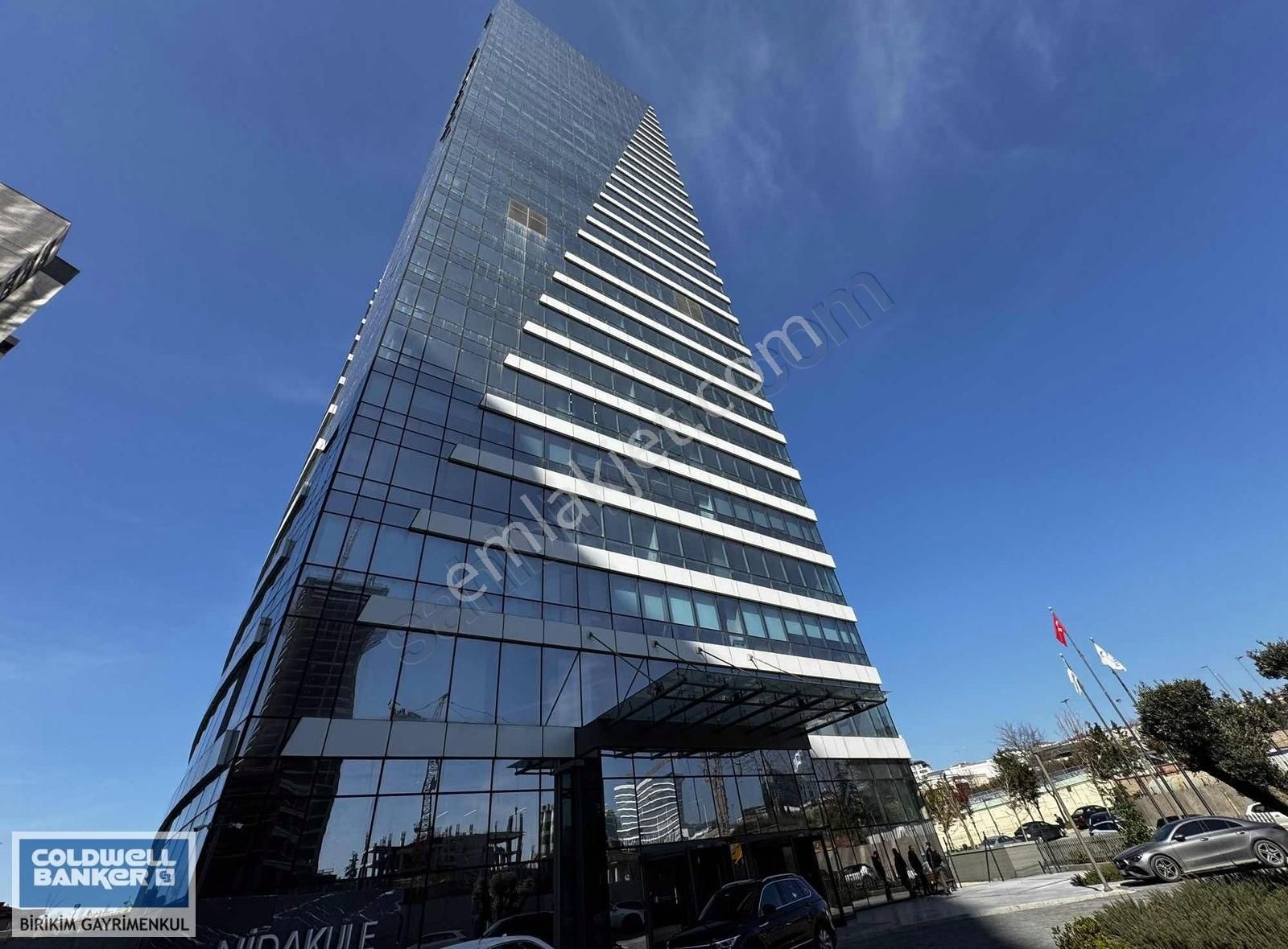 İstanbul Maltepe Kiralık Plaza Katı Nidakule Küçükyalı'da 800m2 Ofis Katı