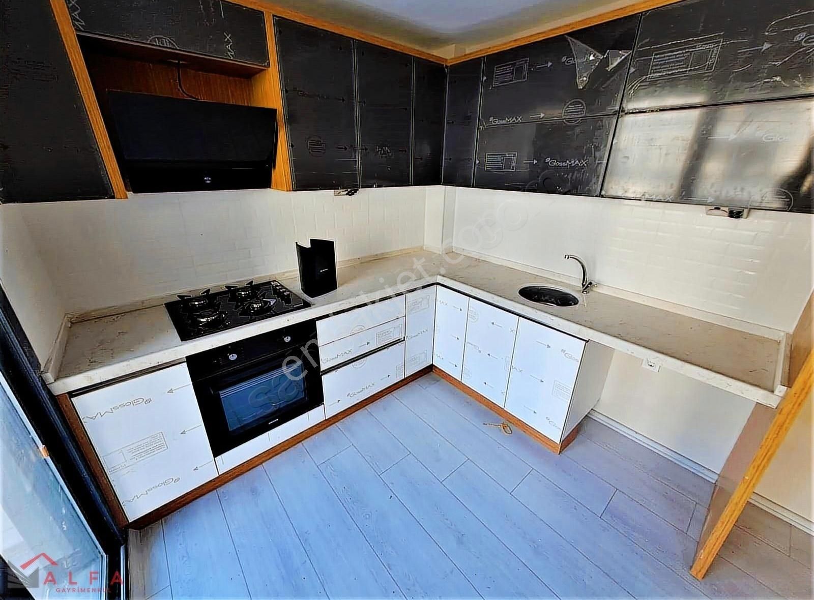 Alfa Gayrimenkul'den Ön Cephe Ara Kat Çift Balkon 2+1 Daire