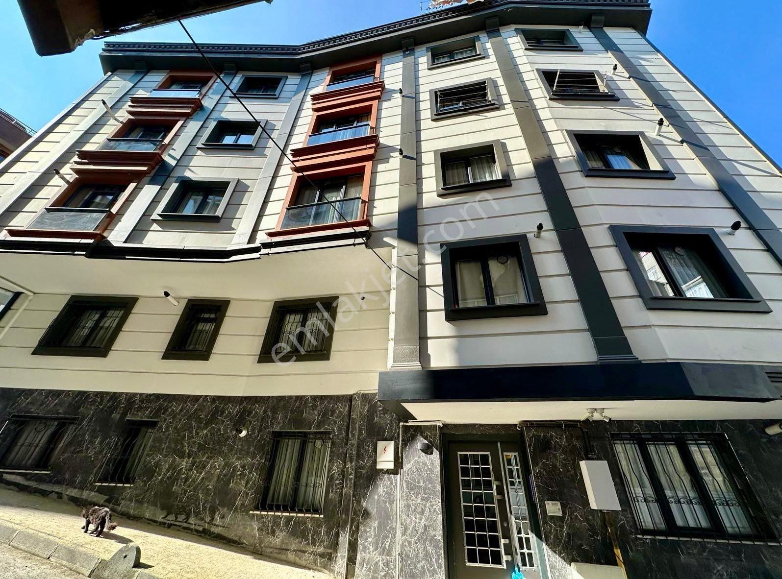 Şişli Mecidiyeköy Kiralık Daire Tuncay'dan Sıfır Bina Da Cadde Üzerinde Full Eşyalı Stüdyo Daire