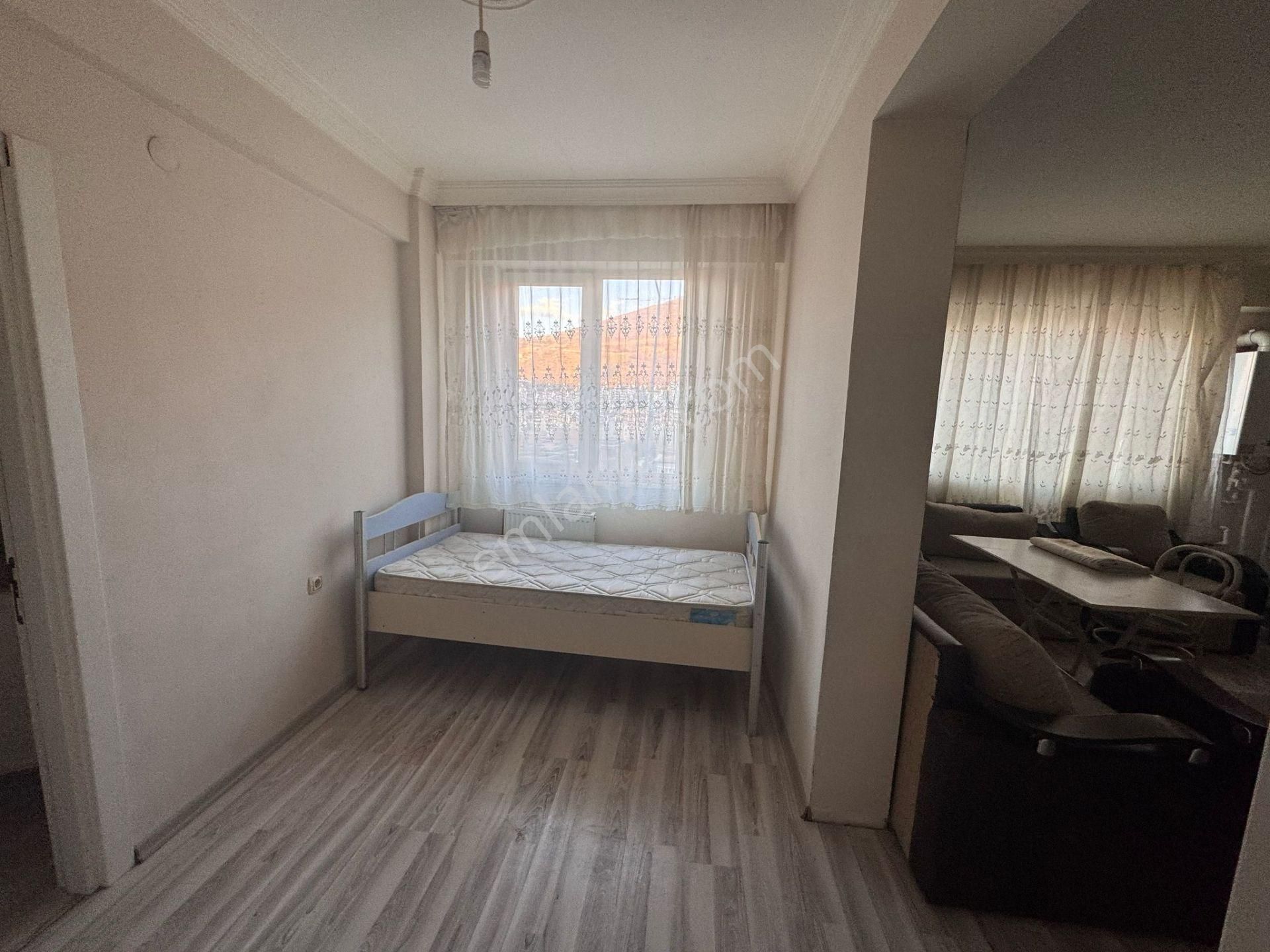 Tokat Merkez Küçükbey Bağı Kiralık Daire Tokat Tapu - Kadastro - Adliye Yakınlarında 1+1.5 Aboneleri Açık