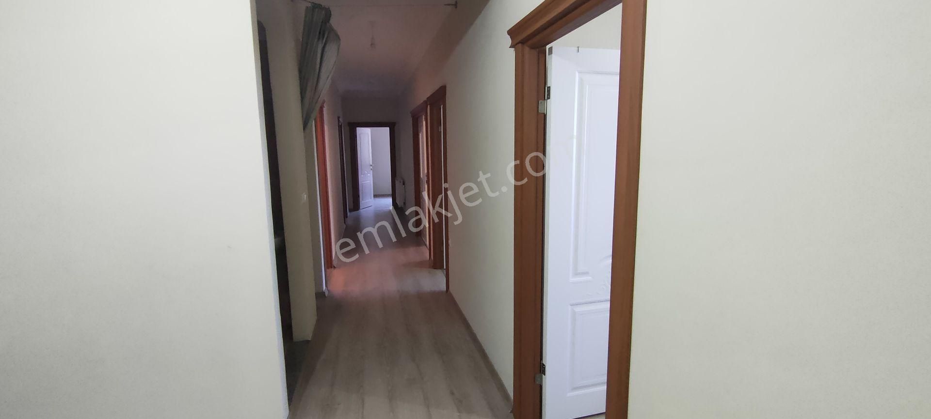 Pelitli De Satılık Site İçi Çok Geniş Daire - Görsel 2