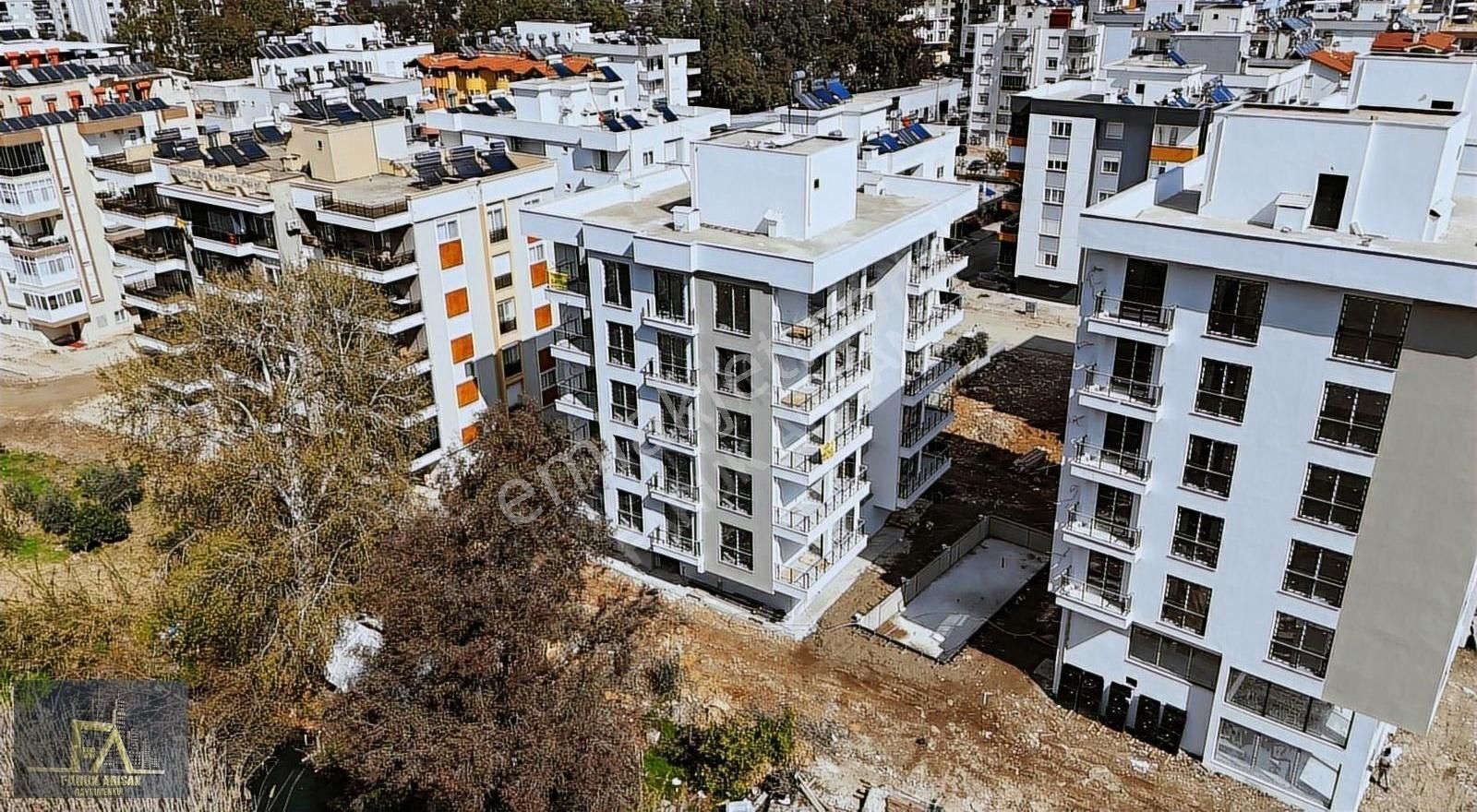 Finike Yeni Satılık Daire Faruk Arısan'dan Havuzlu Lüx Sitede Çay Manzaralı E.banyolu 2+1