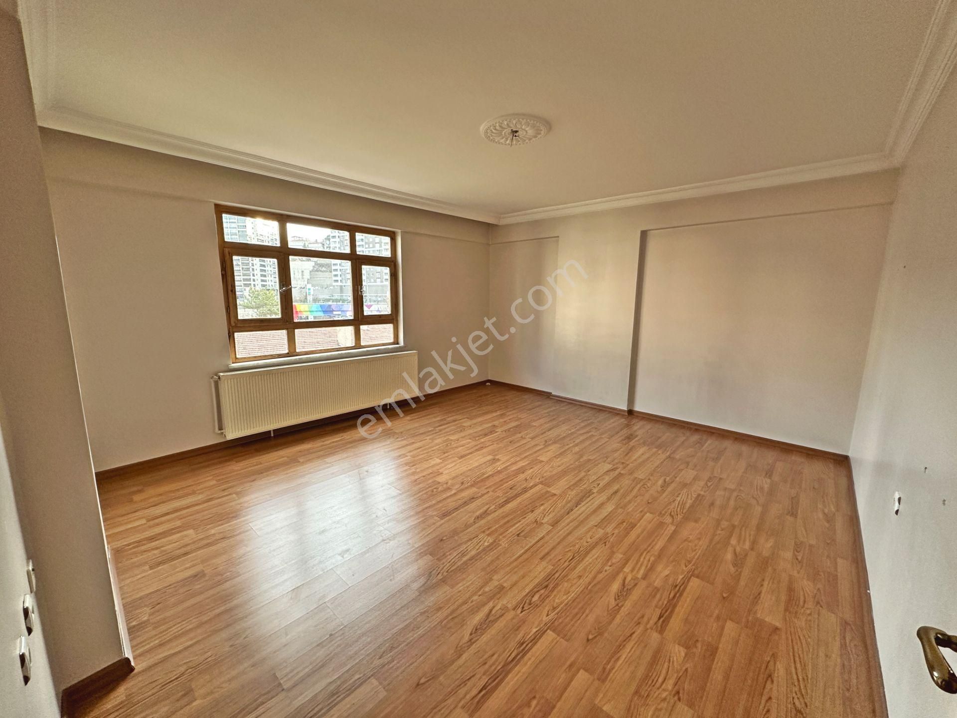 Mamak Hürel Kiralık Daire Cemax Emlak'tan Hürel Düzlükte Tren Yakını 3+1 Kiralık Daire