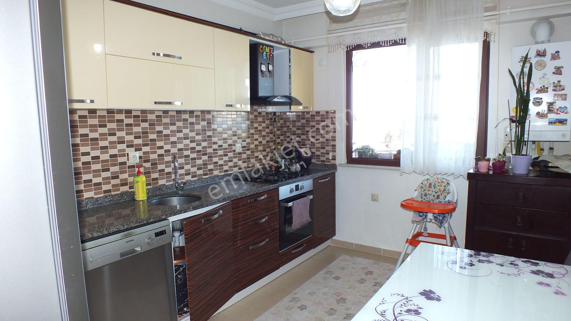 Soğuksu Güllü Ana Sitesi Satılık 145m2 3+1 Giriş Kat Daire - Görsel 8