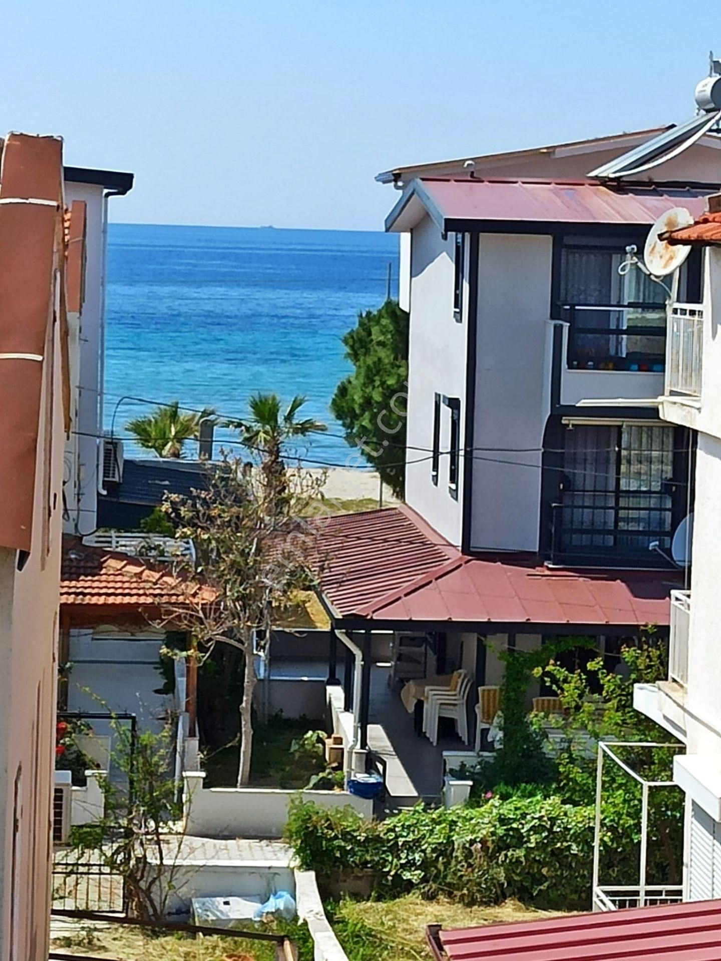 Kuşadası Davutlar Denize 50 Metre Satılık 4+1 Villa