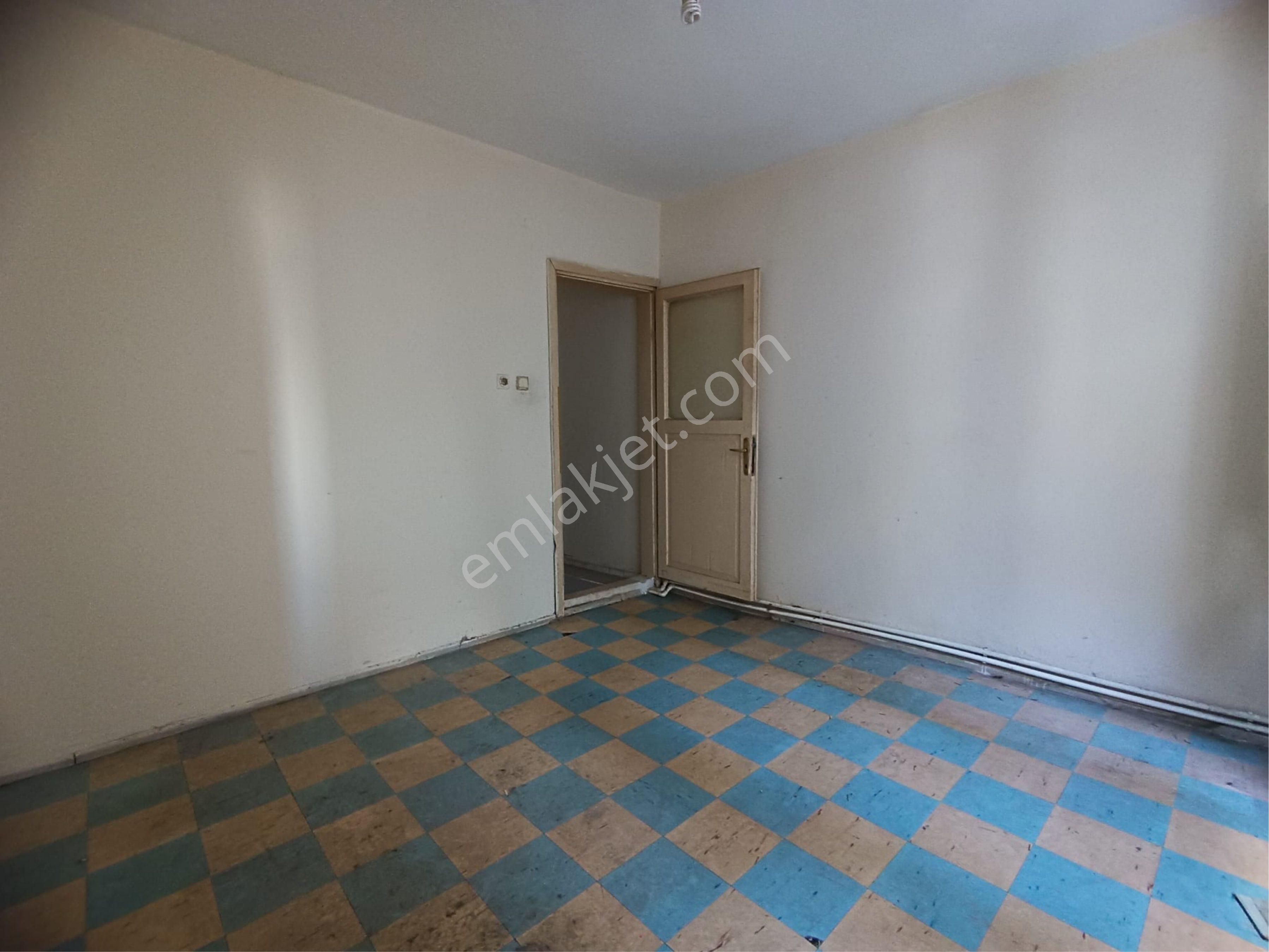 Küçükçekmece İnönü Kiralık Daire İnönü M 3t1 4.kat 100 Metre² Çınaryolu Yakın Boş Kiralık Daire