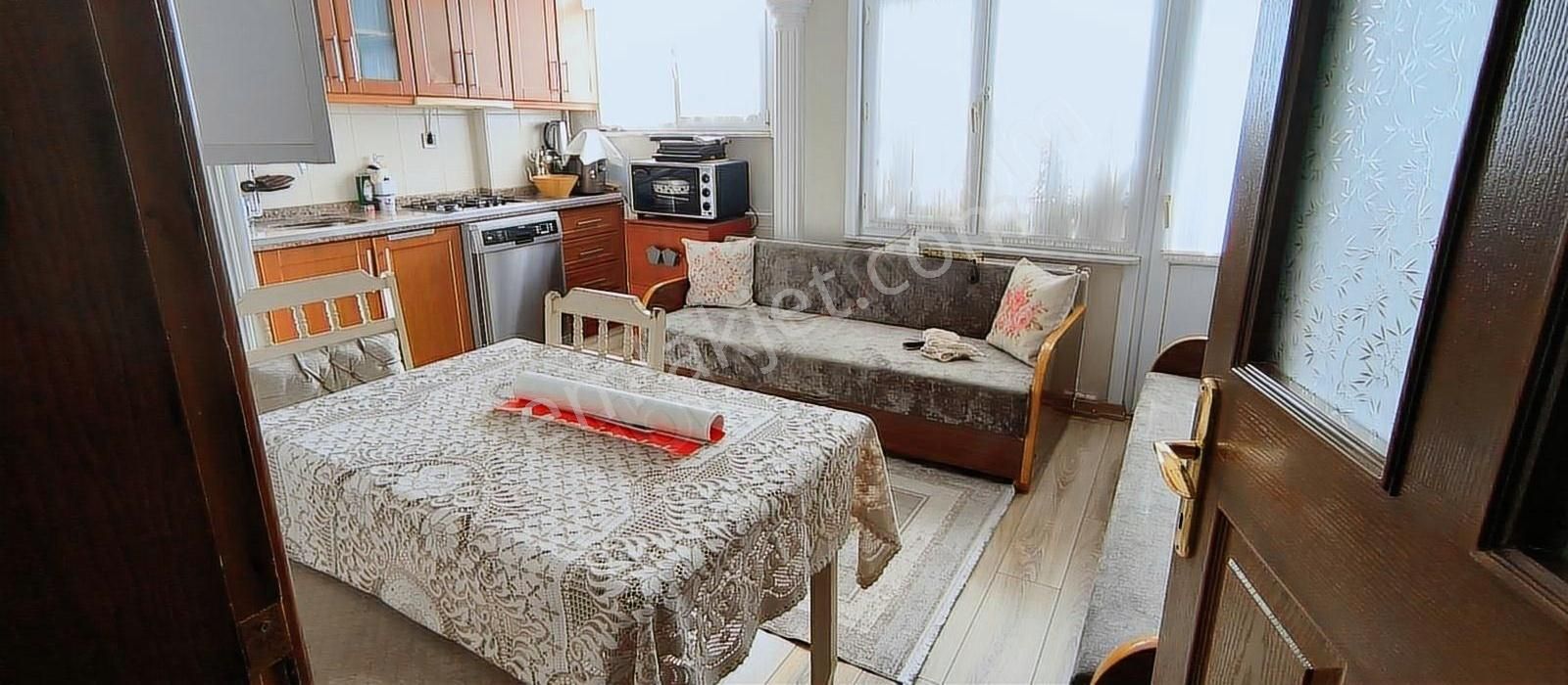 Bakımlı Çift Cephe Açık Geniş Daire - Görsel 3