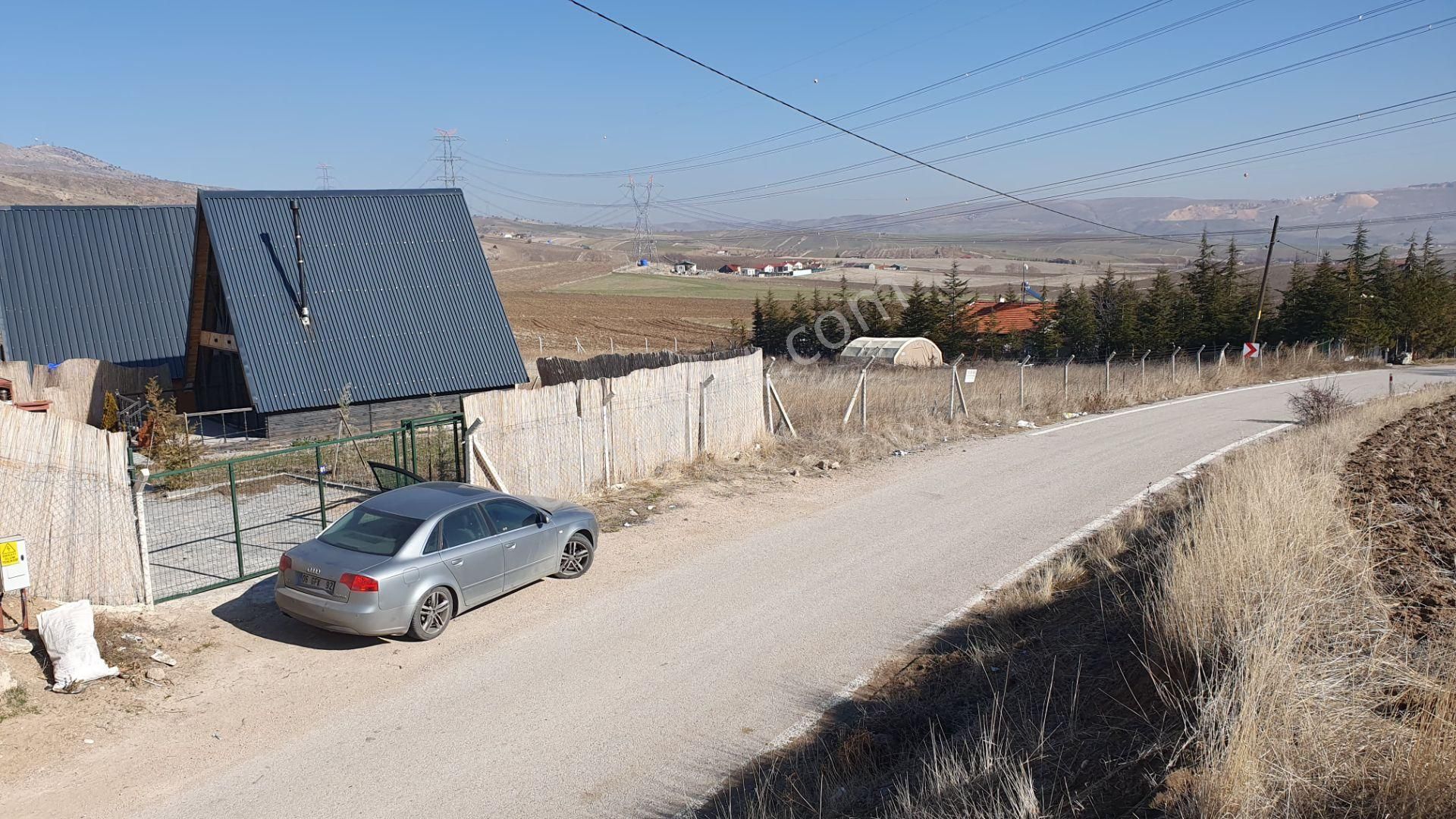 Pursaklar Yuva Satılık Kooperatif Asfalta Cephe Bungulov Ev Önünden Otobüs Geçmekte