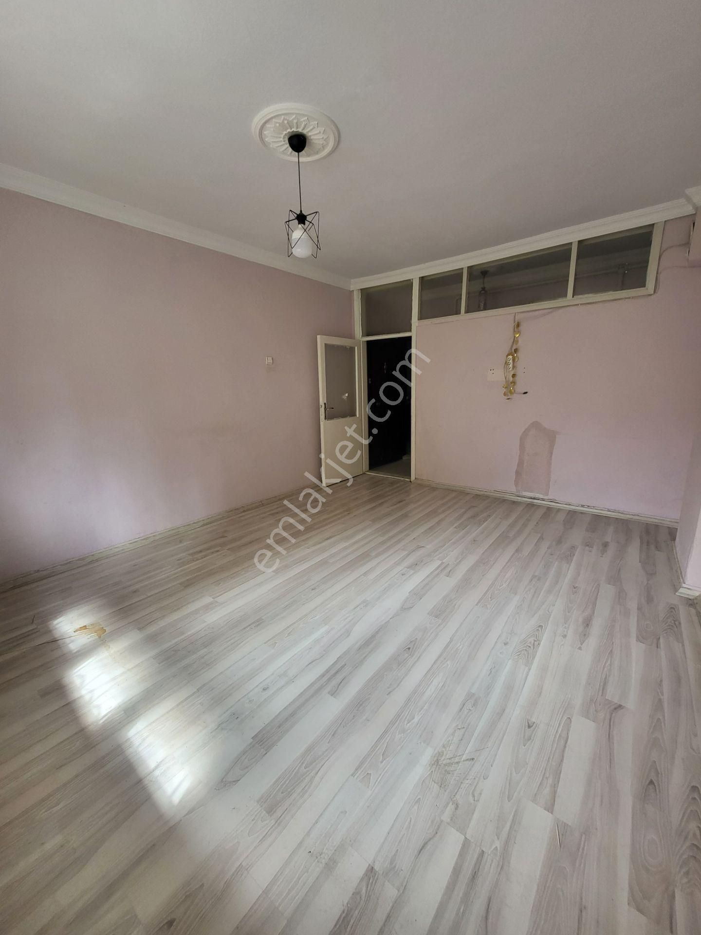 Alaşehir Yenice Satılık Daire 🏠rota Gayrimenkul' Den Yenice Mah. De 2+1 Kapalı Mutfak Satılık Daire🏠