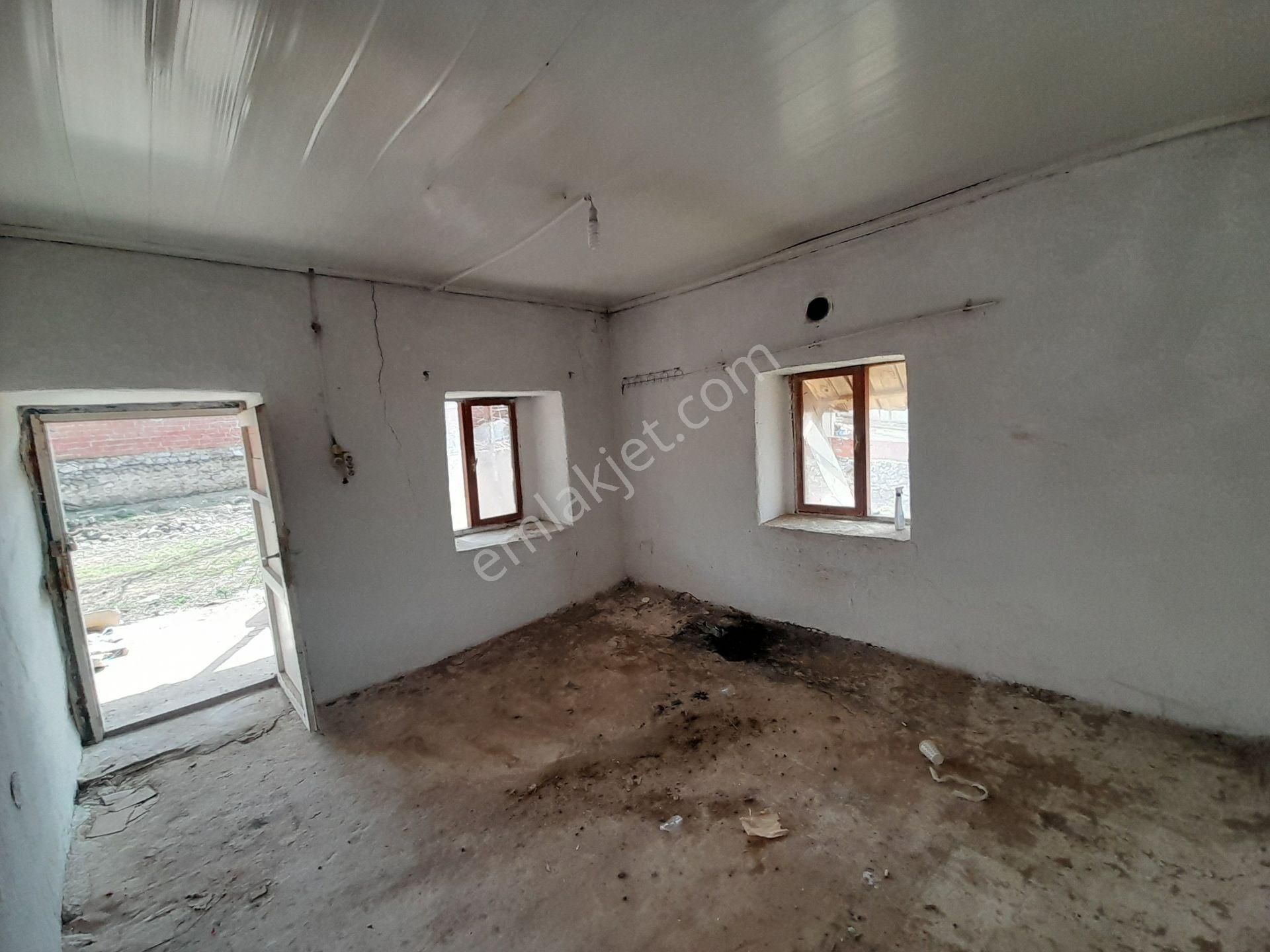 İzmir Kınık Işıklar Mh 464 M2 Arsa İçinde Satılık Köy Evi - Görsel 5