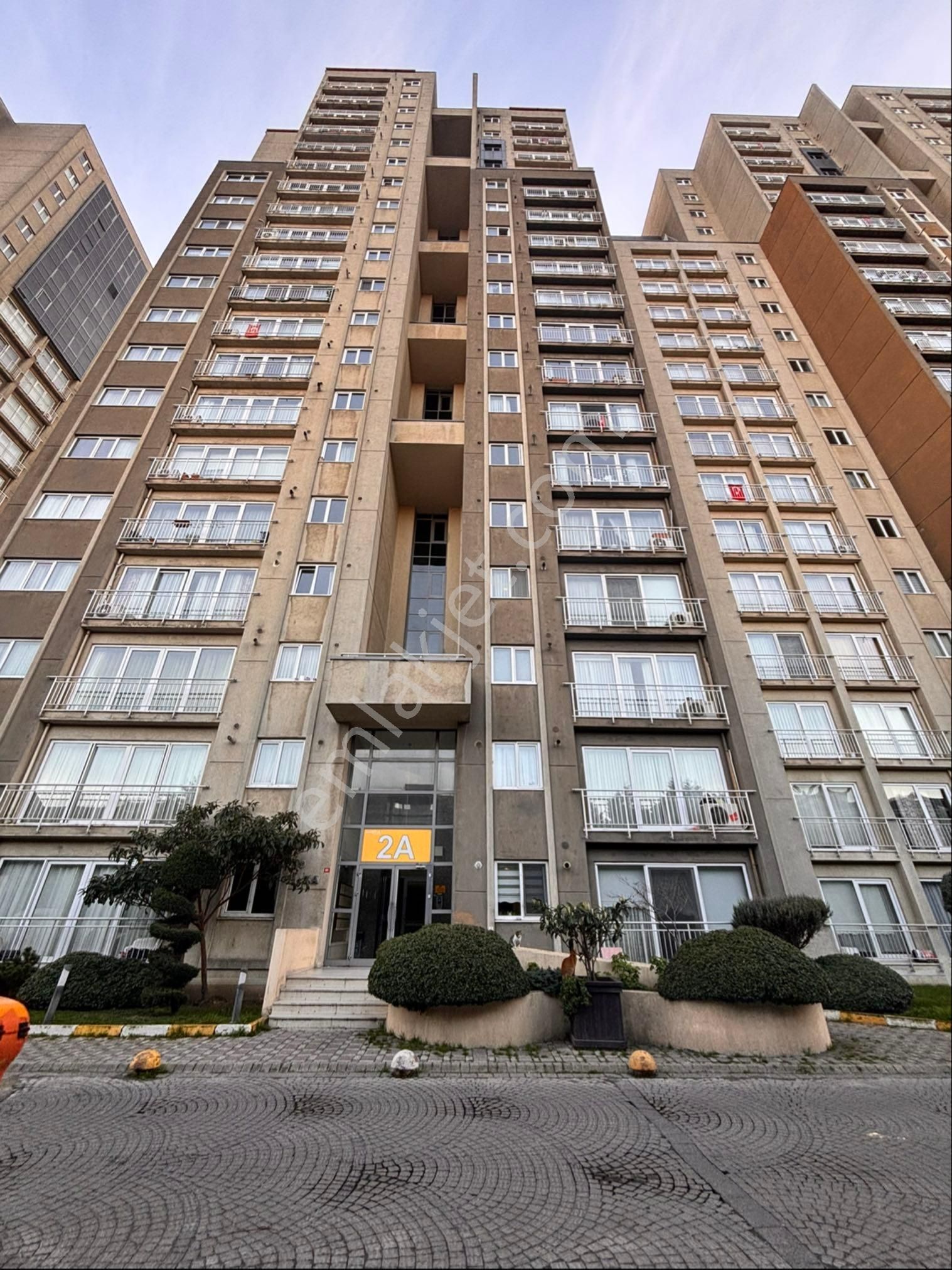 Esenyurt Cumhuriyet Satılık Residence Cumhuriyet'te İnnovia 1 De Boş Kominyosuz Uygun 3+1 Ful Manzaralı Daire