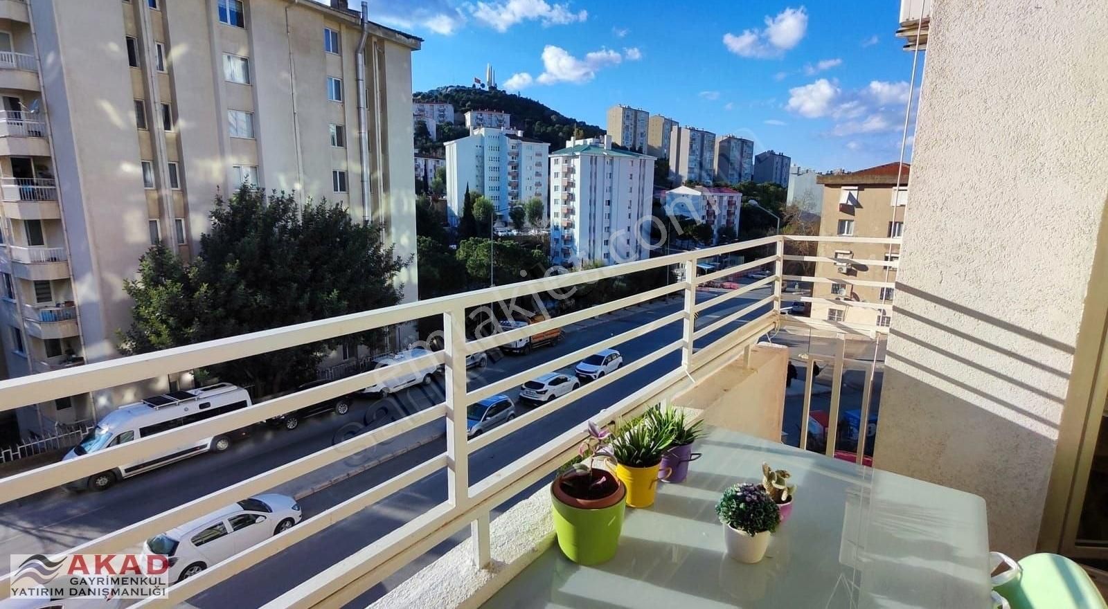 Karabağlar Üçkuyular Kiralık Daire Üçkuyular Mehmetçik Blv Arakat Asansörlü Otoparklı 3+1 Önü Açık
