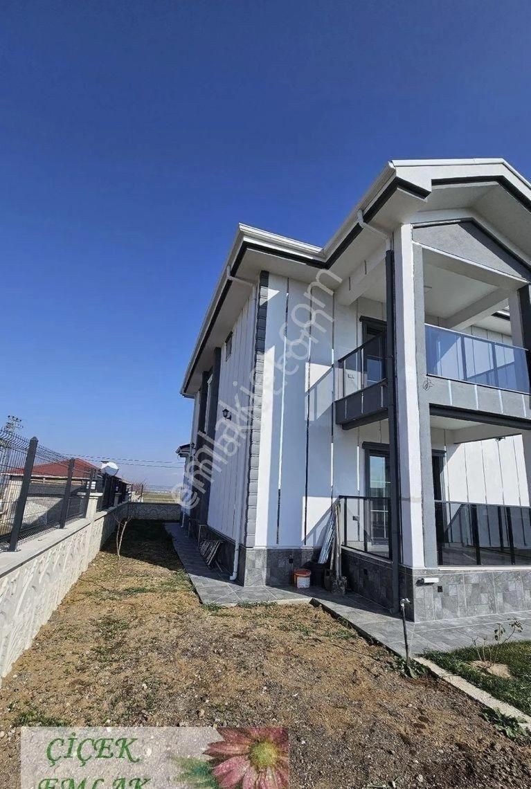 Akyurt Büğdüz Satılık Villa Akyurt Büğdüz Mahallesi'nde 4+1 Satılık Lüks Villa