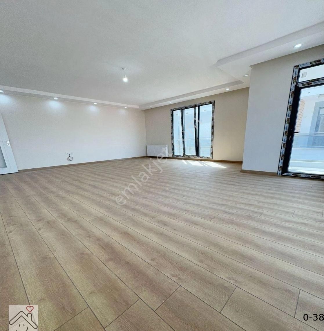 Avcılar Denizköşklerin En Geniş Dublex Dairesi Net 310 M2 Kat Mülkiyetli Full Deniz Manzaralı - Görsel 7