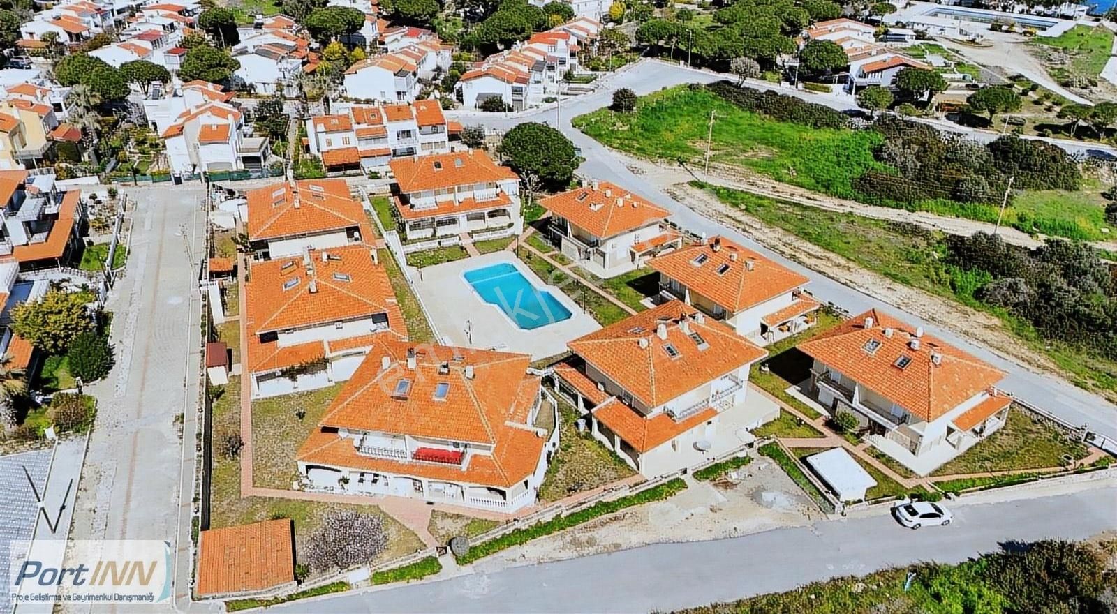 Çeşme Üniversite Denize Sıfır Satılık Villa Çeşme Dalyan Da Şahane 5 Artı 1 Villa