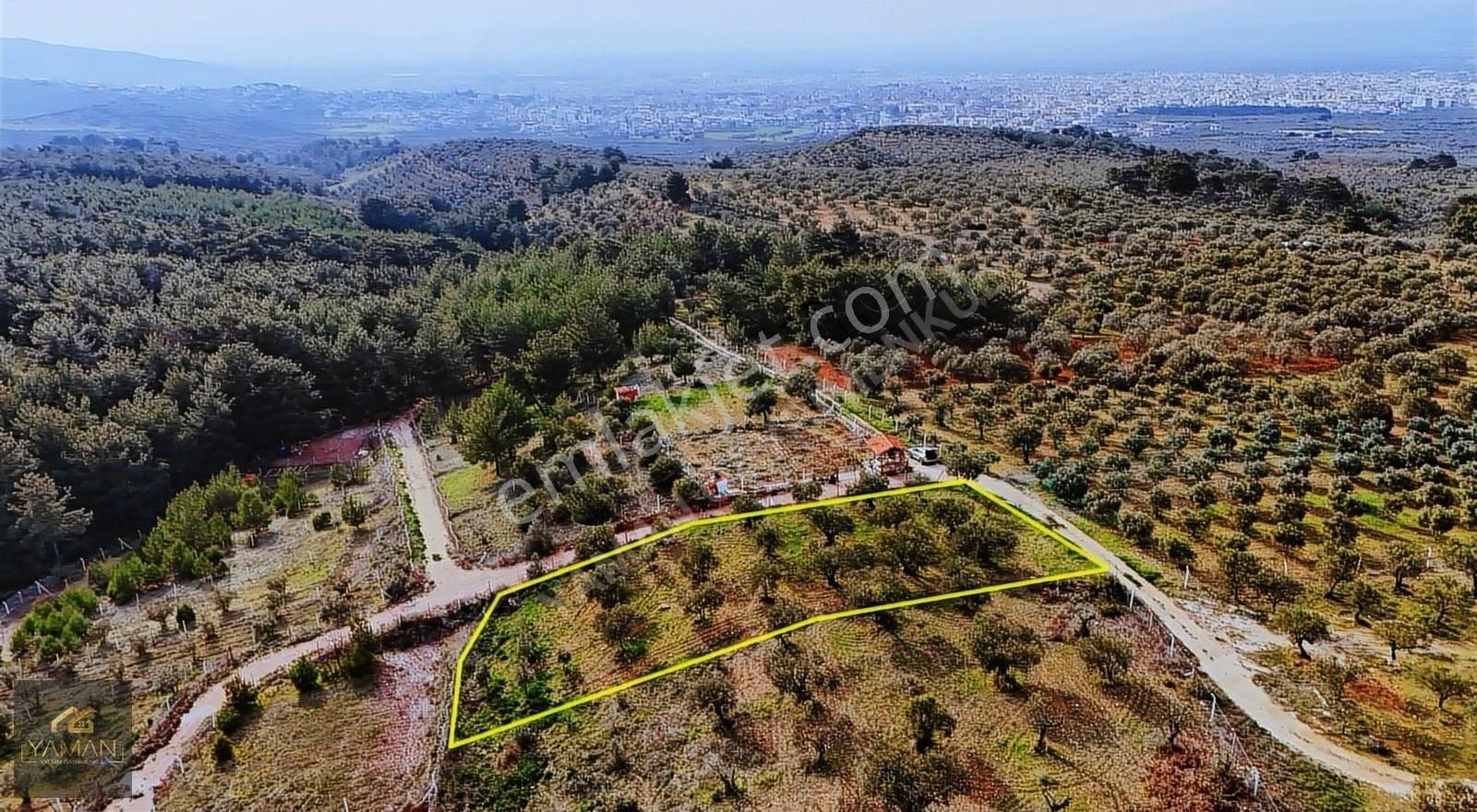 Akhisar Cumhuriyet Satılık Tarla Cumhuriyet Mahallesi Çağlak Göleti Mevkii 900 M² Hobi Bahçesi