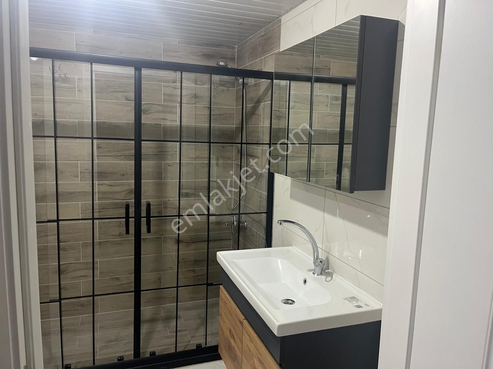 Yenimahalle Ata Site İçerisinde Kiralık Daire Ata Mahalesi'nde Site İçi 3+1 Kiler'li Sıfır Yapılı Kiralık Daire