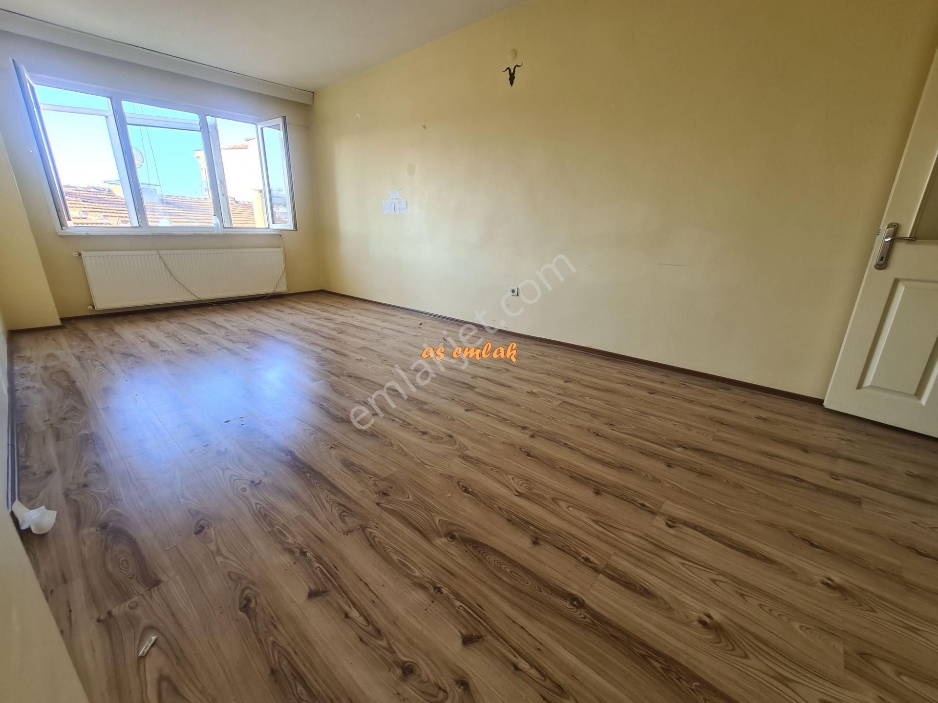 Üsküdar Sultantepe Marmaraya Yakın Kiralık Daire As Emlak Tan 2+1 Merkezde Sultantepe Mahallesi 4.kat 85m2 Daire