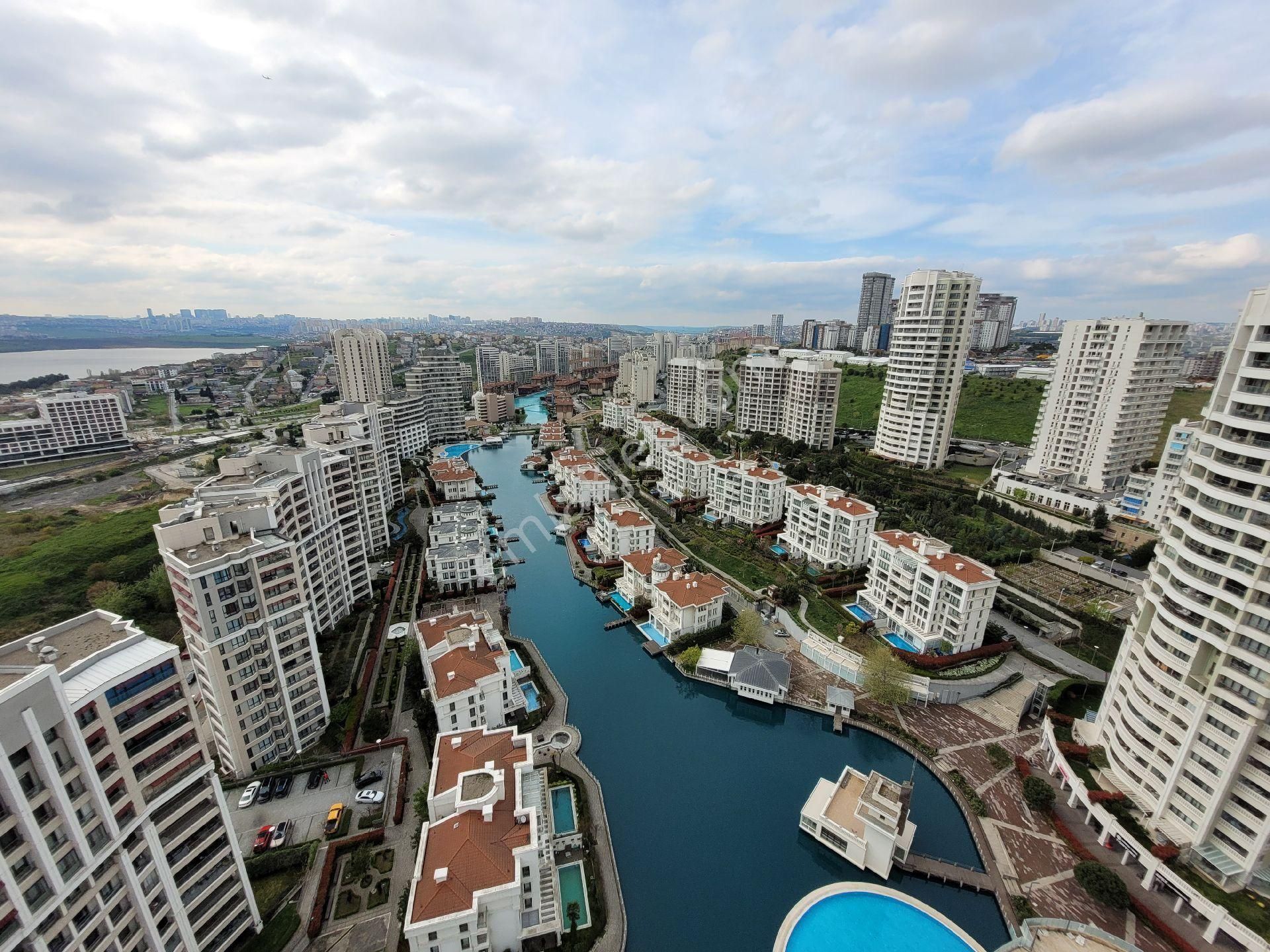 İstanbul Sarayları'nda 78m2 Göl Manzaralı 1+1 Kiralık Daire