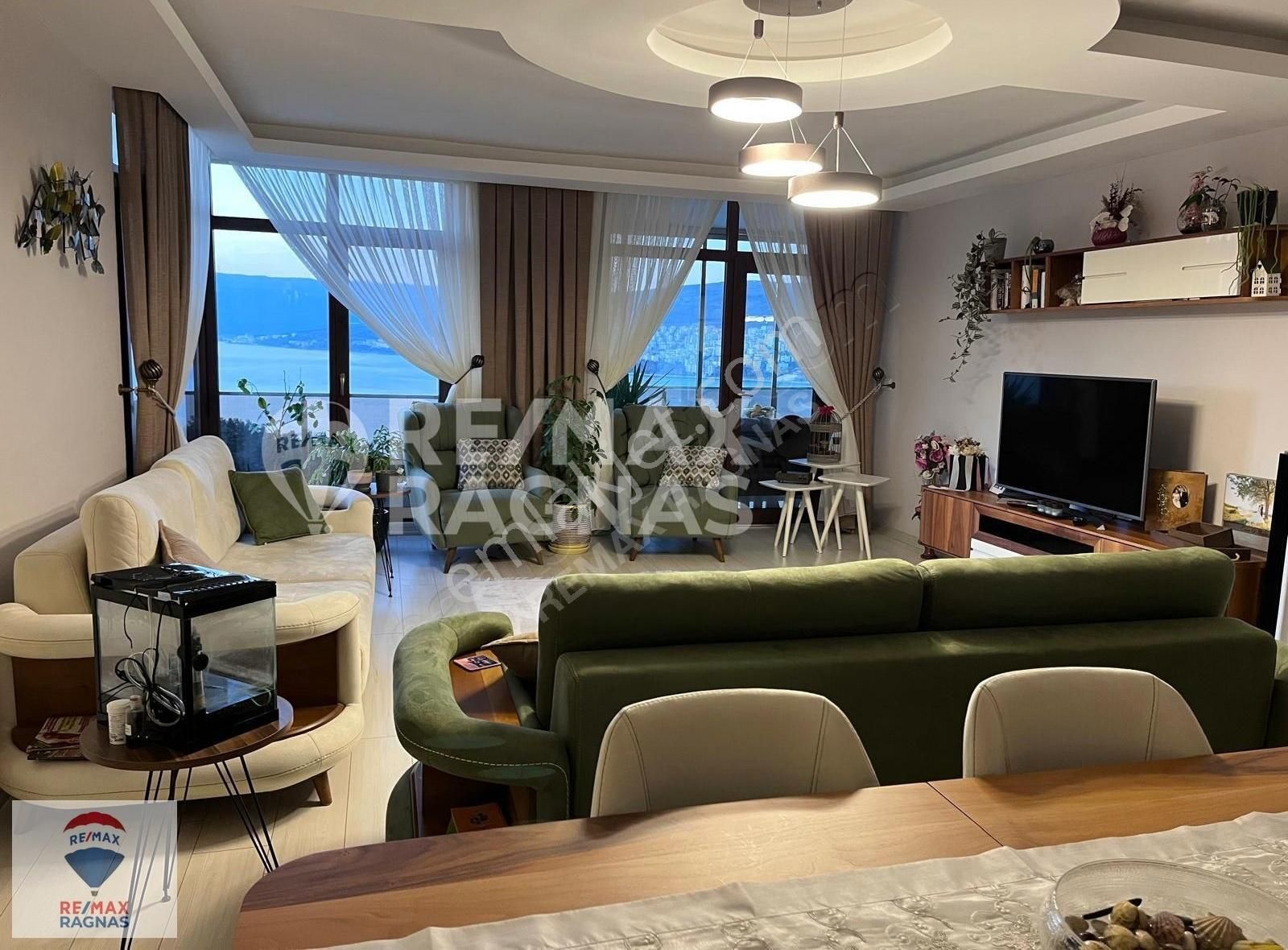 Gemlik Hisar Satılık Daire Bursa Gemlik Panorama Plus Sitesinde,özel Mimari Satılık Boş 3+1